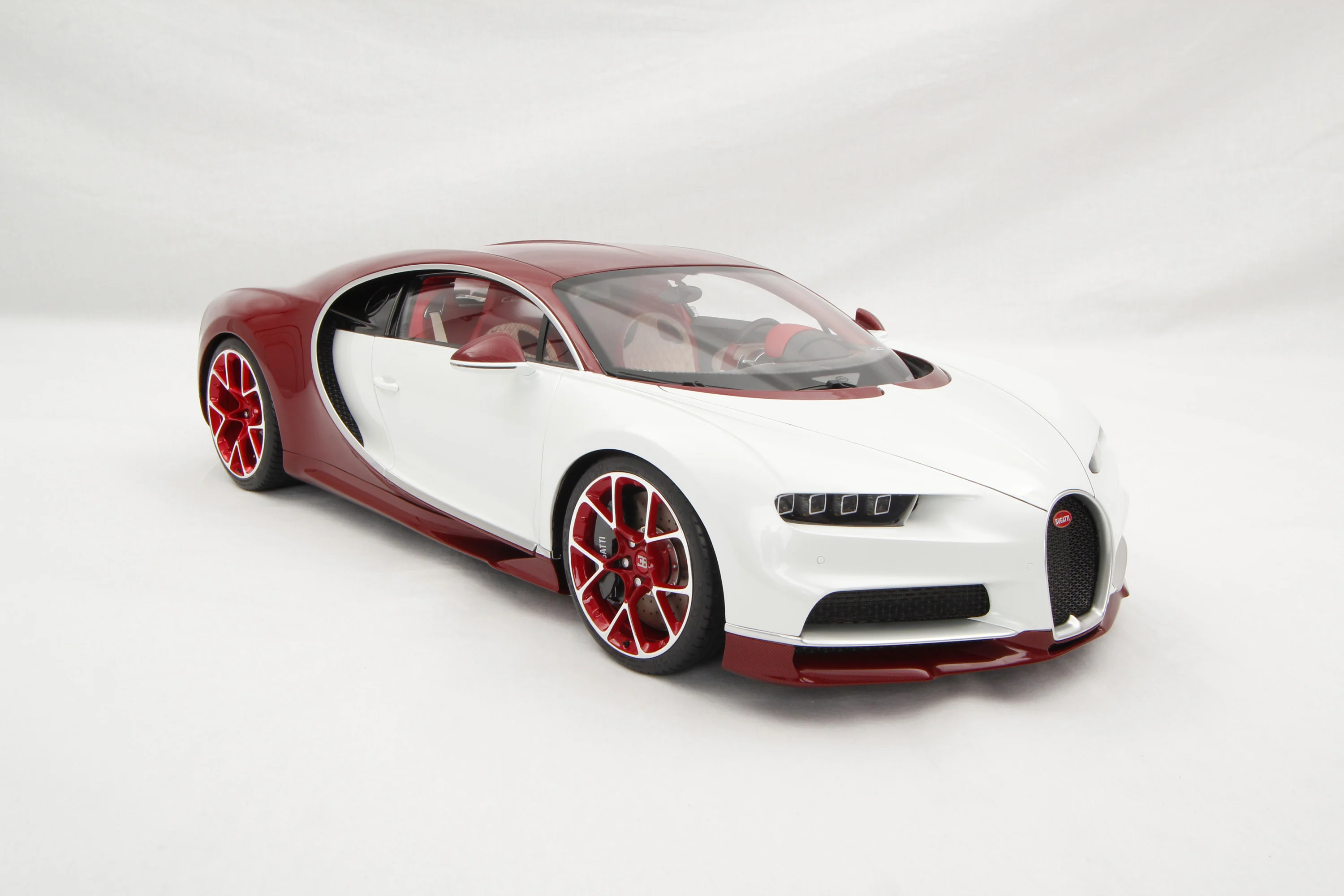 BUGATTI Chiron - Tailor Made - Image 4