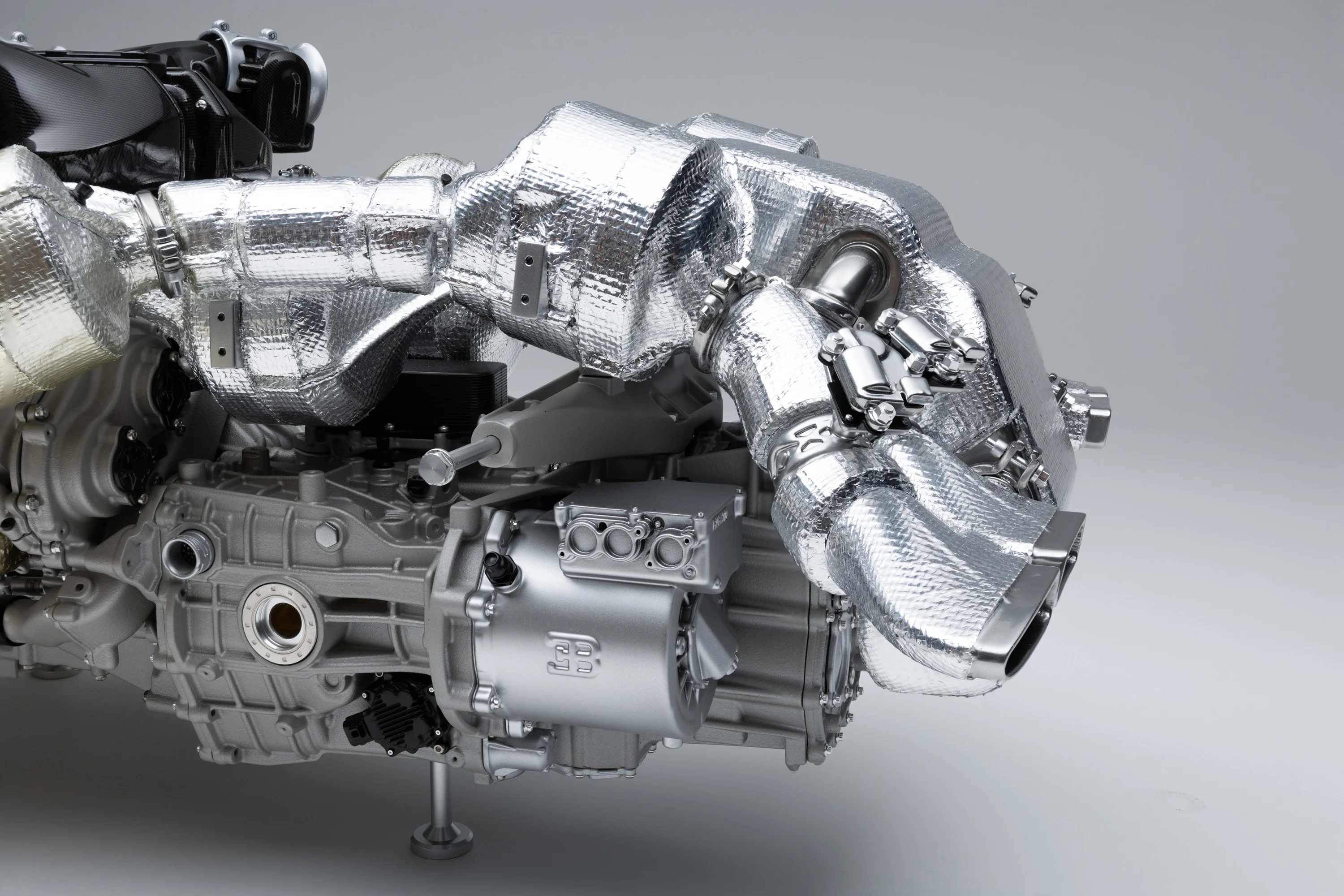 BUGATTI Tourbillon V16 Engine and Gearbox (2026) - Image 8
