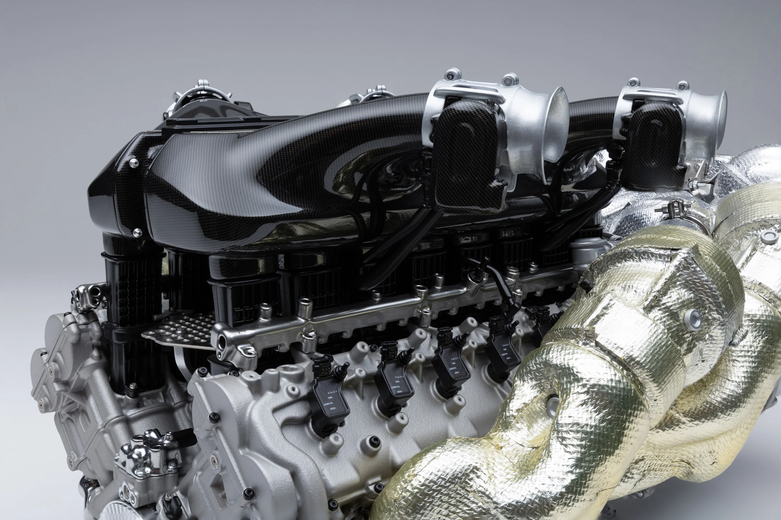 BUGATTI Tourbillon V16 Engine and Gearbox (2026) - Image 9