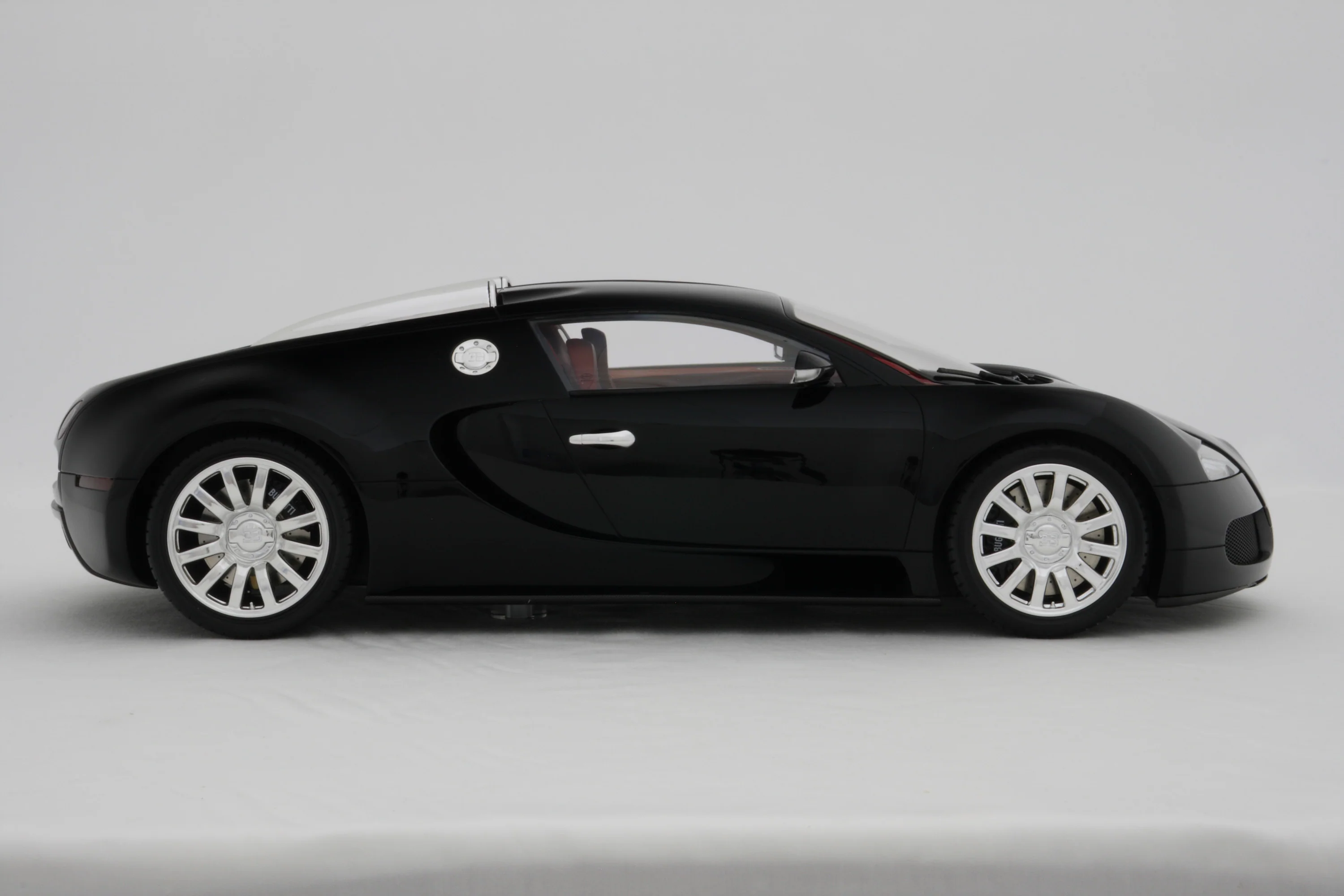 BUGATTI Veyron (2005) - Image 3