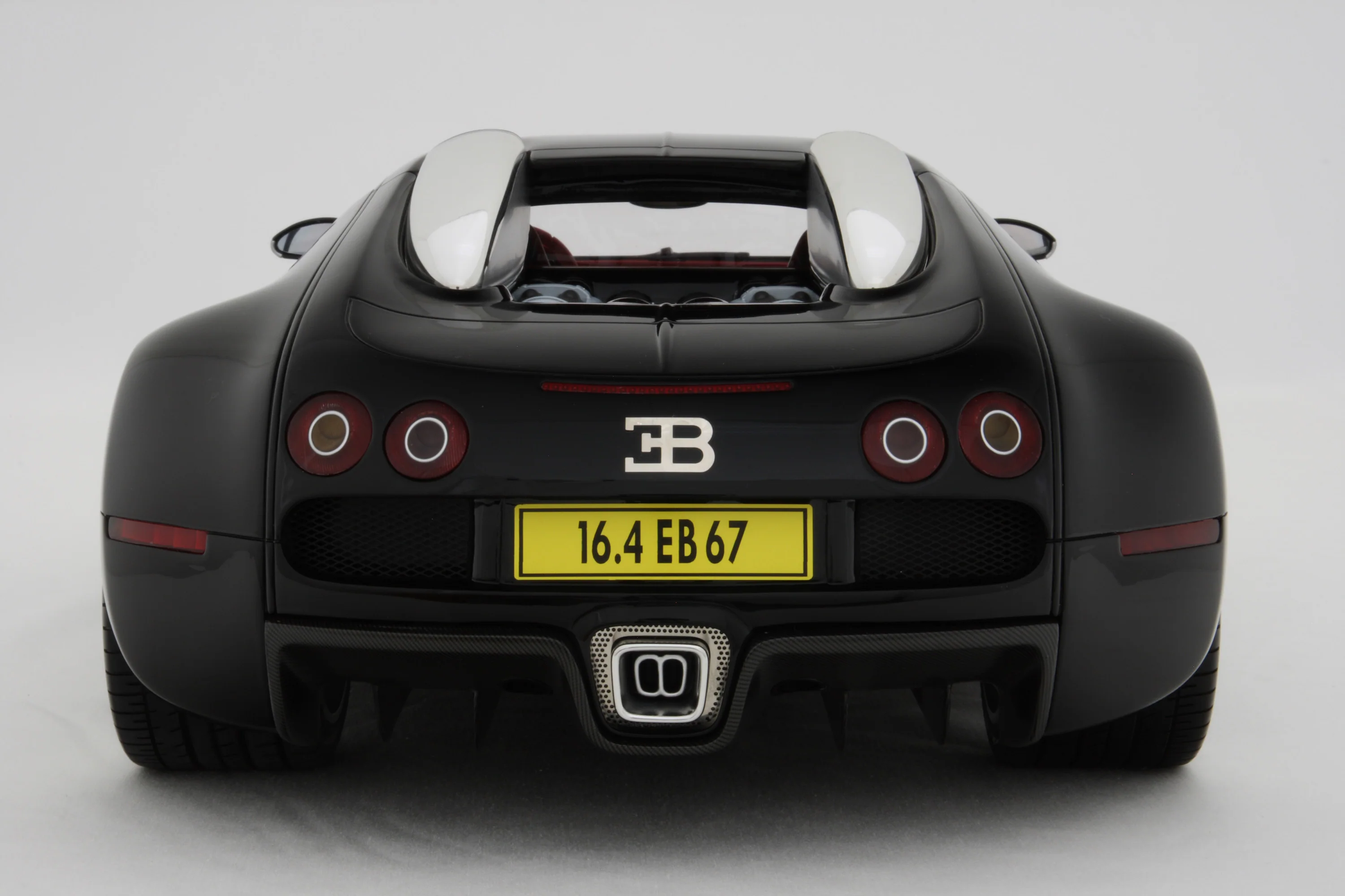BUGATTI Veyron (2005) - Image 7