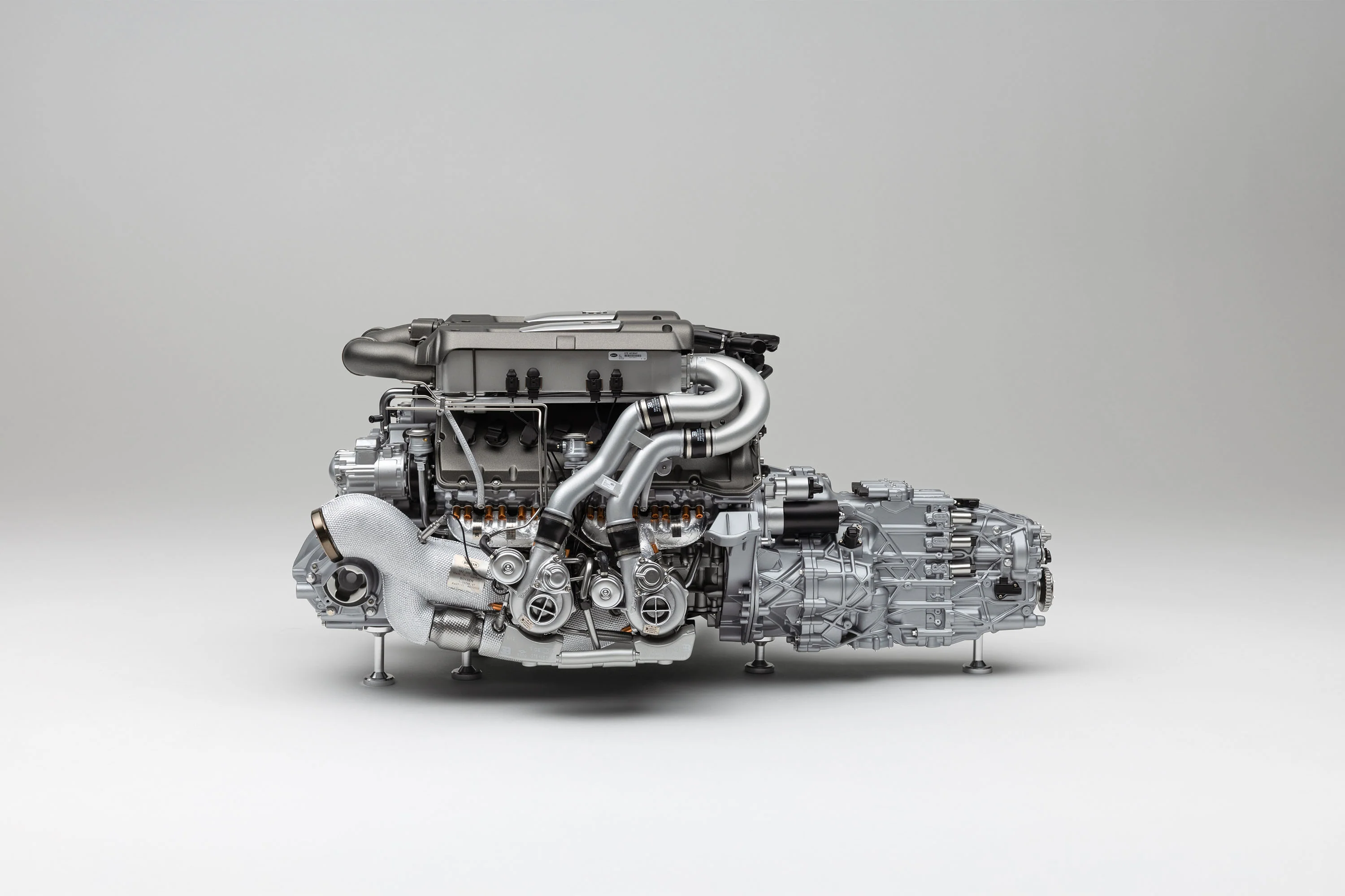 BUGATTI Veyron W16 Engine and Gearbox (2005) - Image 10