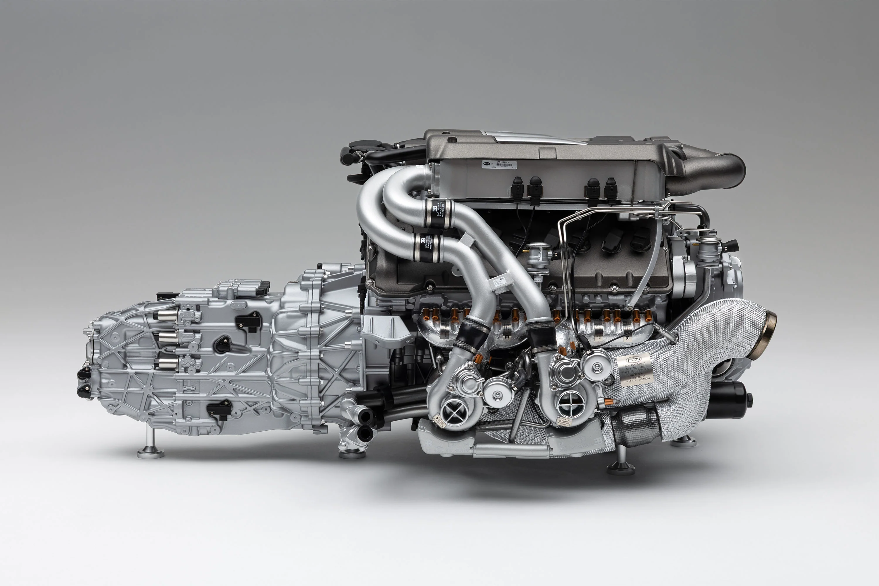 BUGATTI Veyron W16 Engine and Gearbox (2005) - Image 16