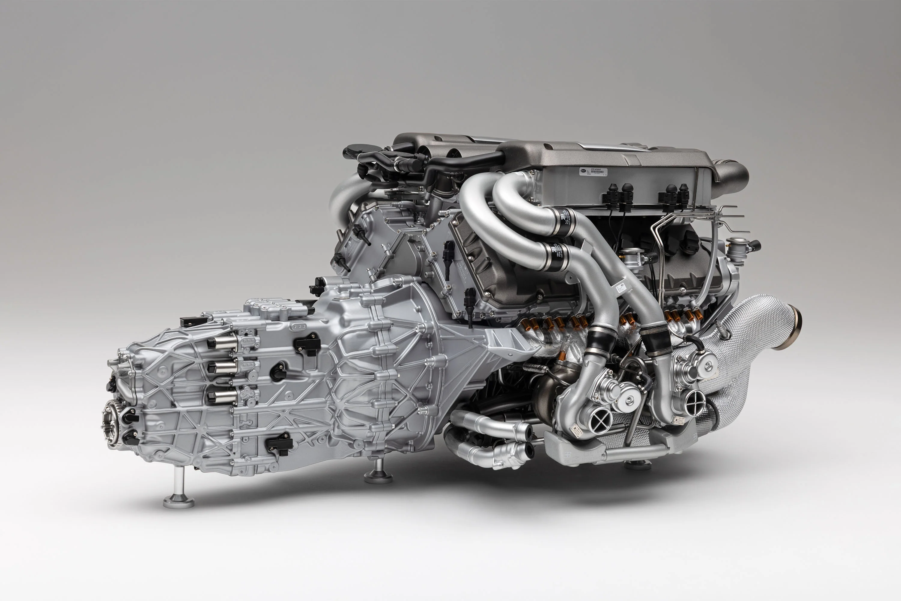 BUGATTI Veyron W16 Engine and Gearbox (2005) - Image 5