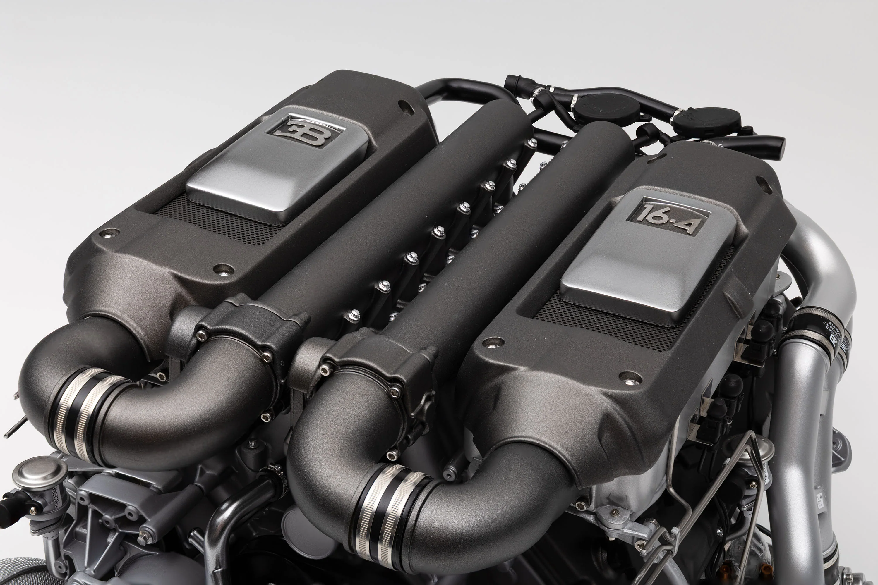 BUGATTI Veyron W16 Engine and Gearbox (2005) - Image 7
