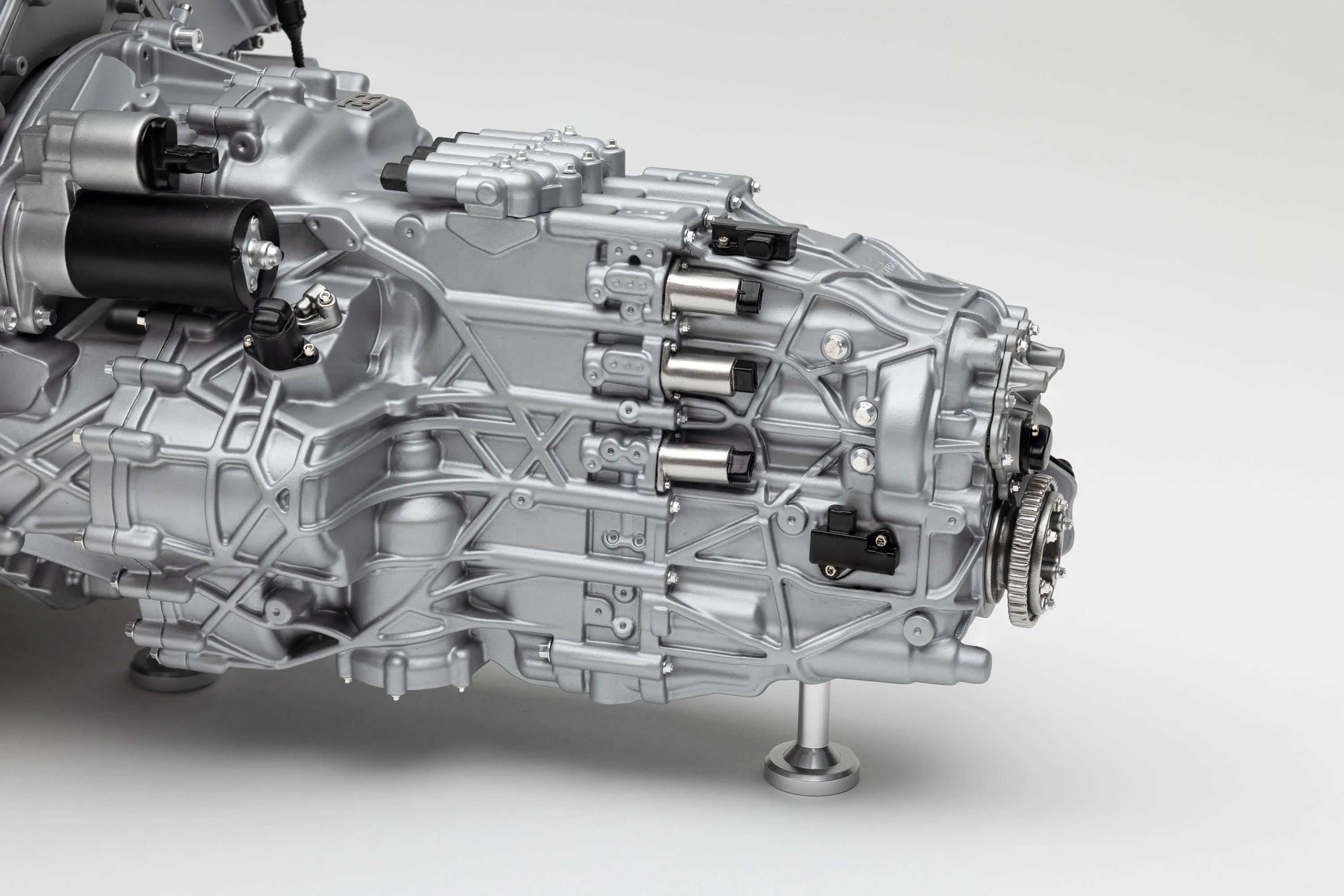 BUGATTI Veyron W16 Engine and Gearbox (2005) - Image 8