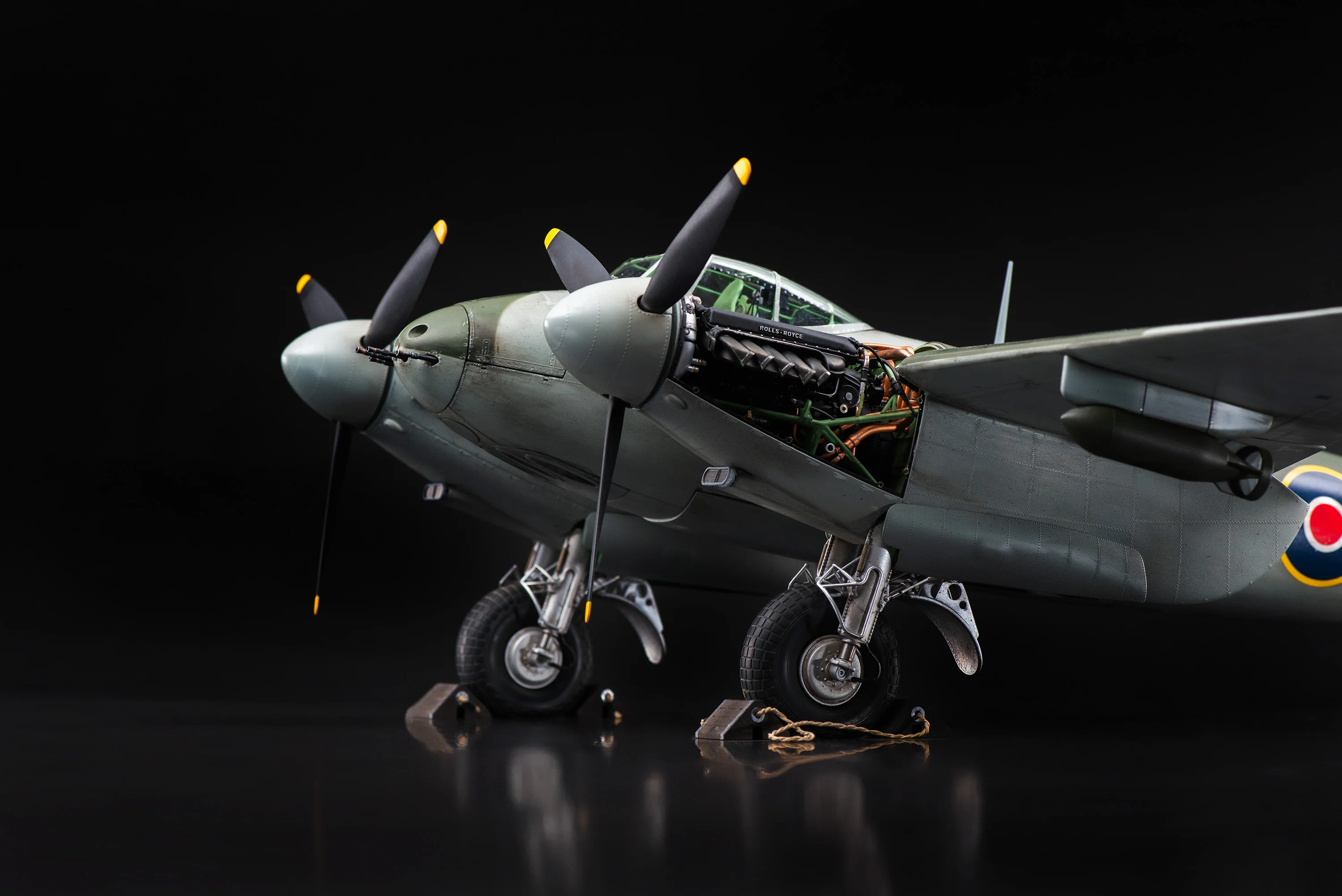 DH.98 Mosquito - FB.VI HX922 - Image 14