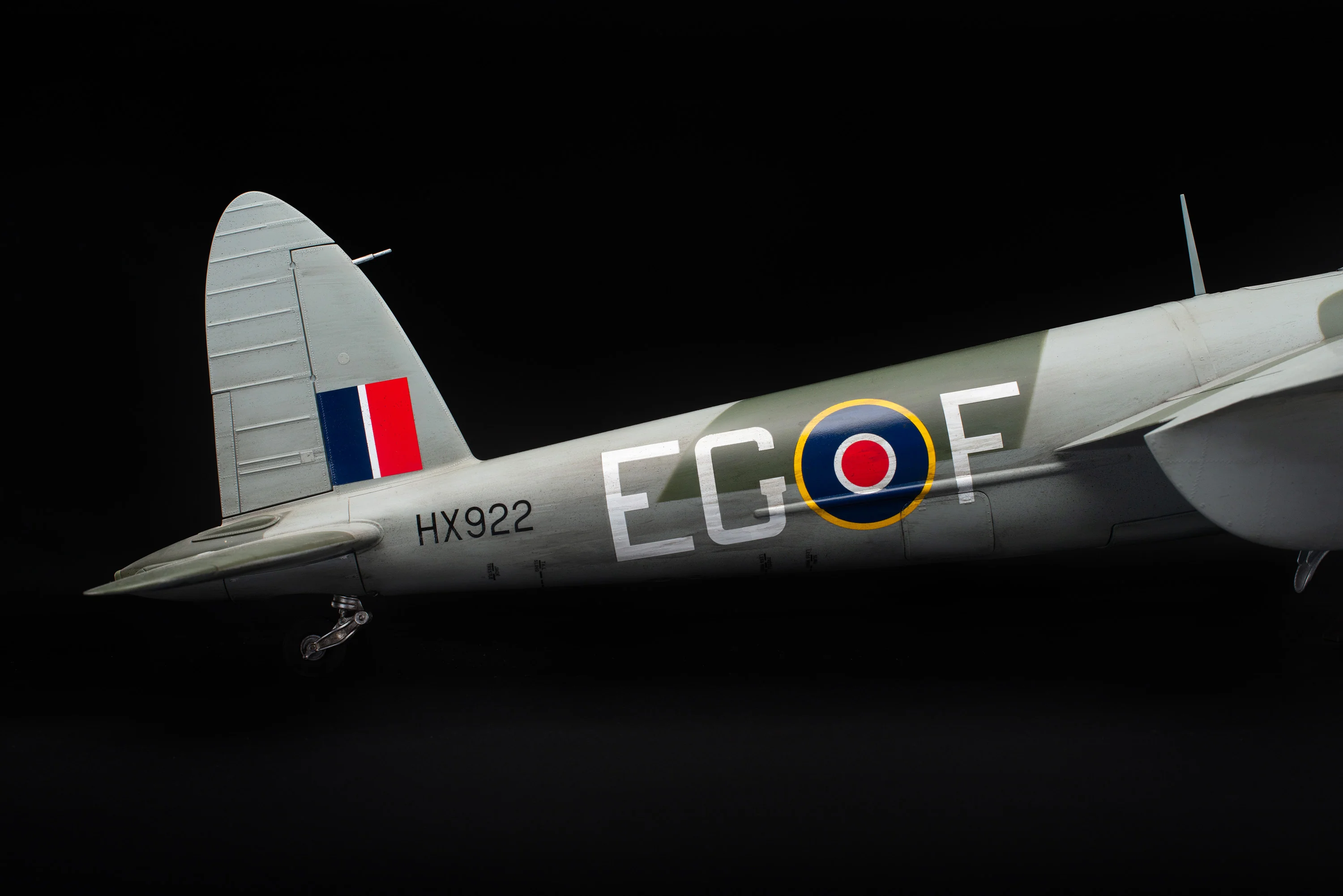 DH.98 Mosquito - FB.VI HX922 - Image 19