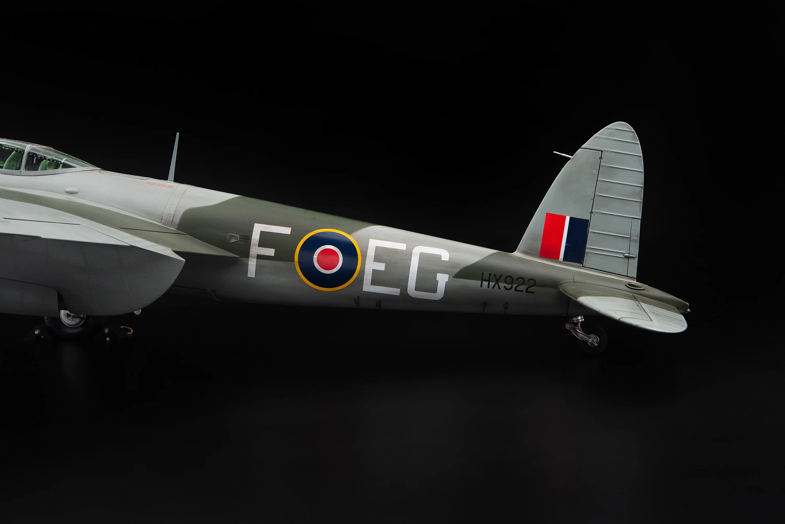 DH.98 Mosquito - FB.VI HX922 - Image 20