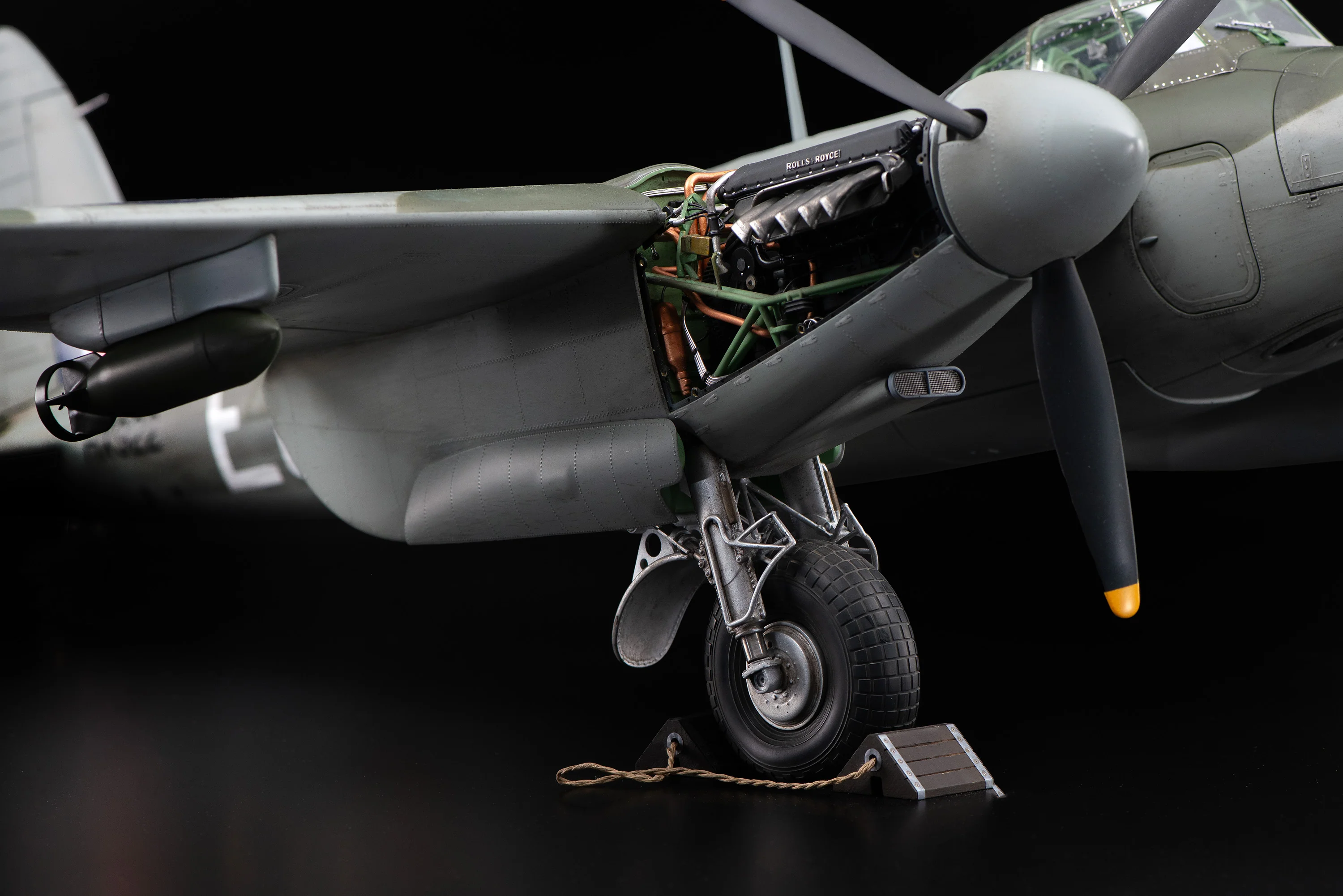 DH.98 Mosquito - FB.VI HX922 - Image 23