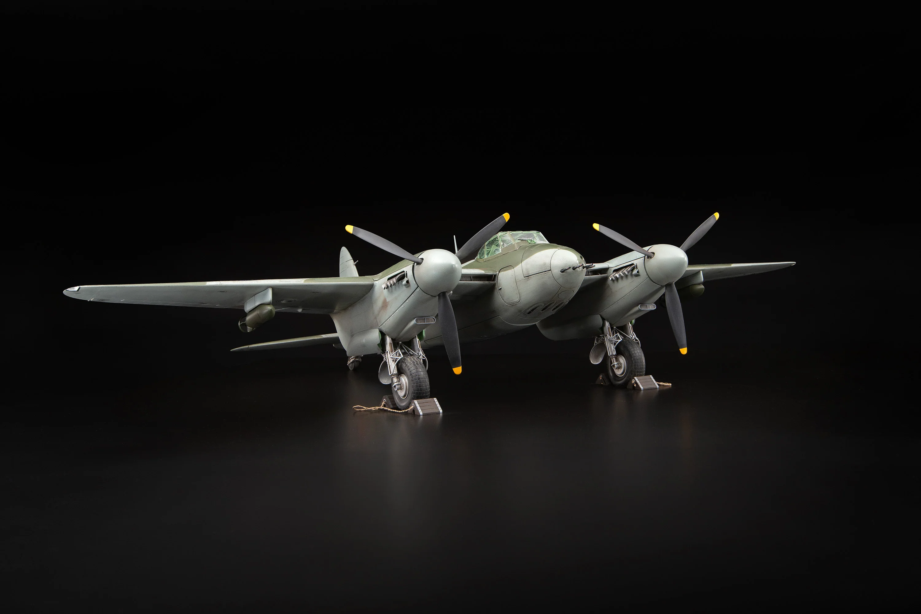 DH.98 Mosquito - FB.VI HX922 - Image 7