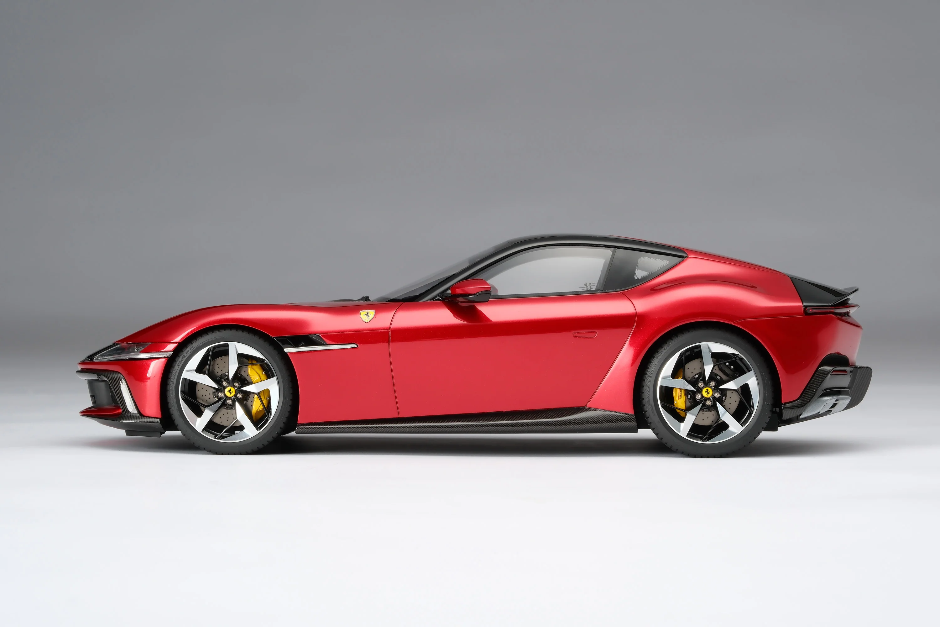 Ferrari 12Cilindri (2024) - Image 9