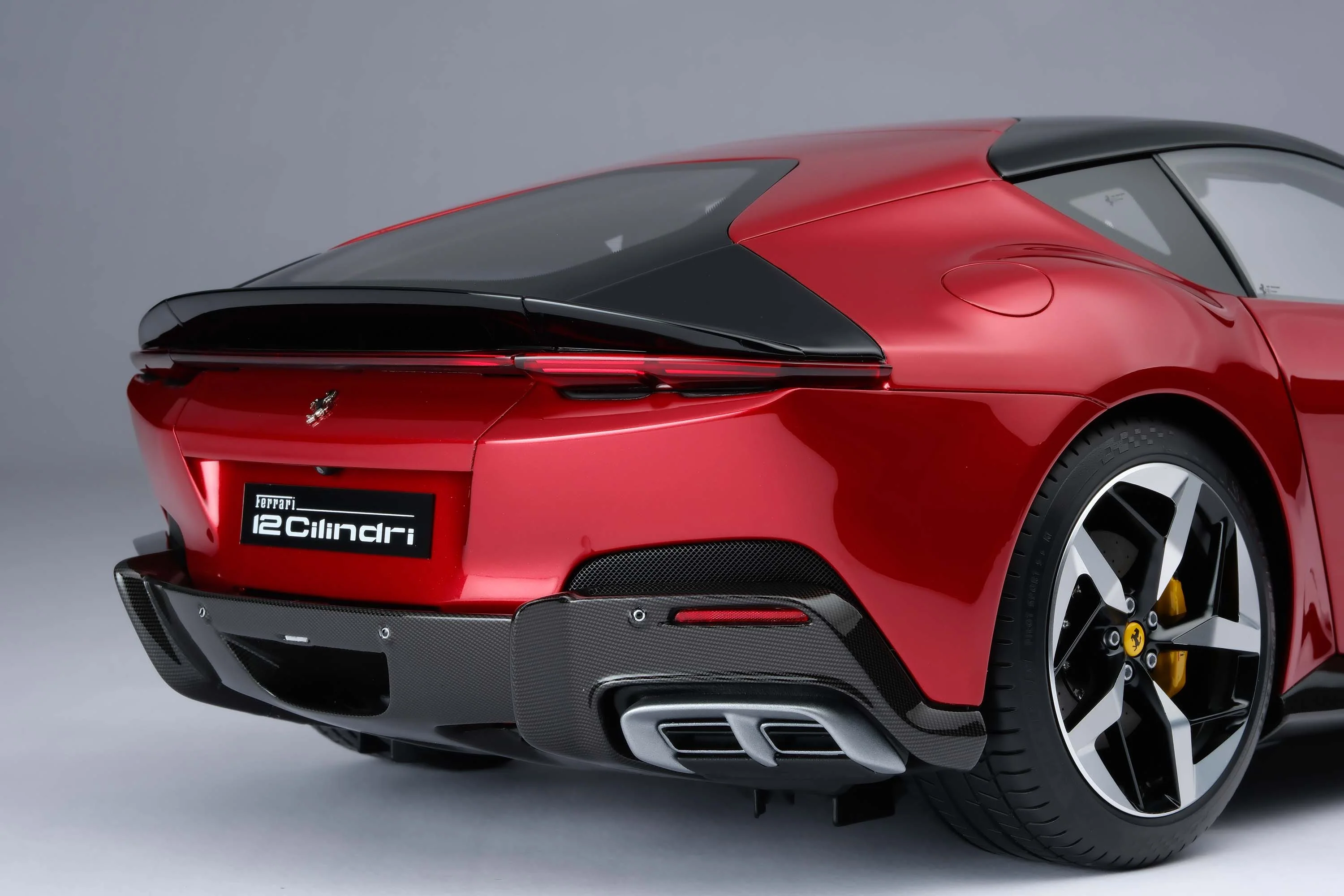 Ferrari 12Cilindri (2024) - Image 26