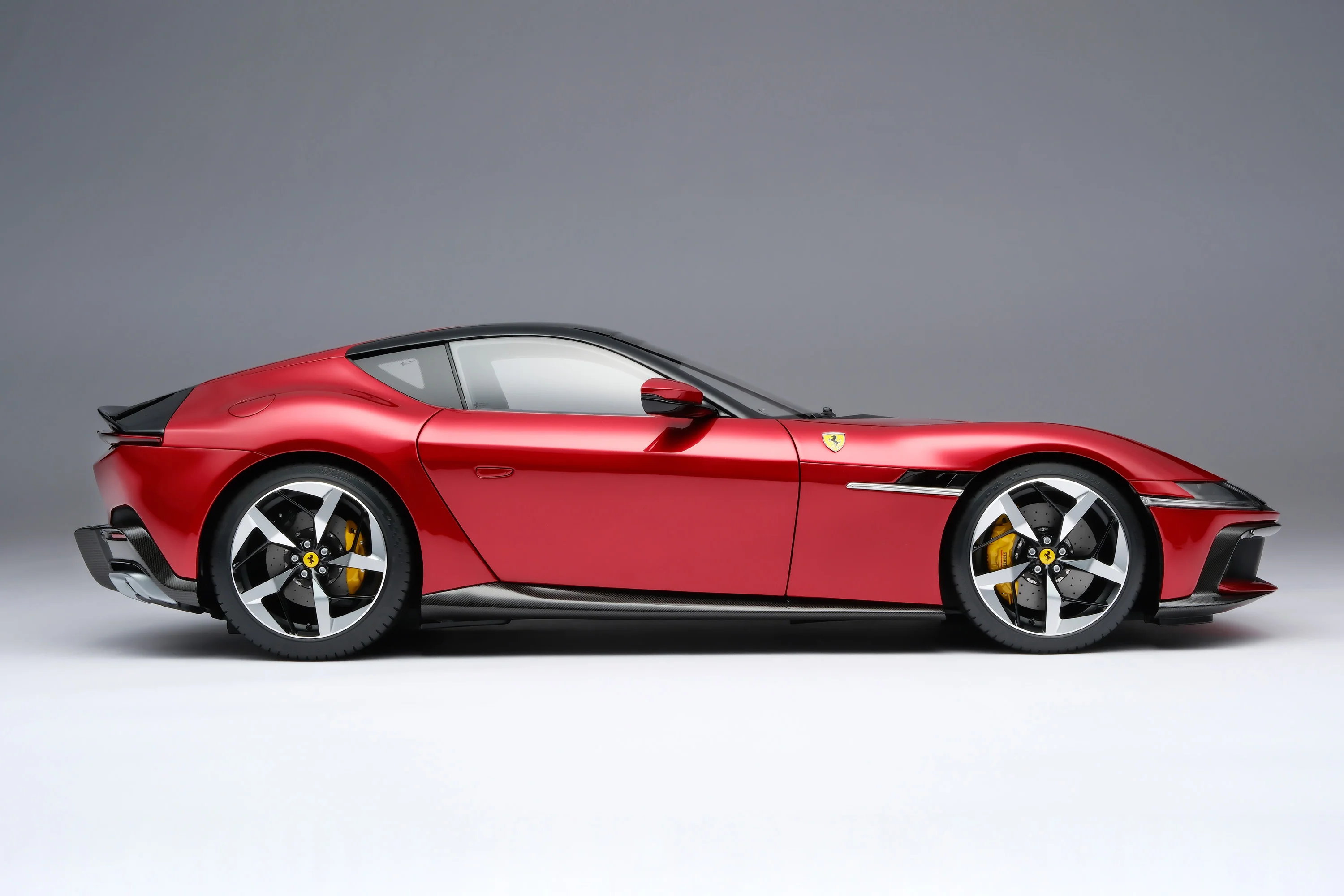 Ferrari 12Cilindri (2024) - Image 8