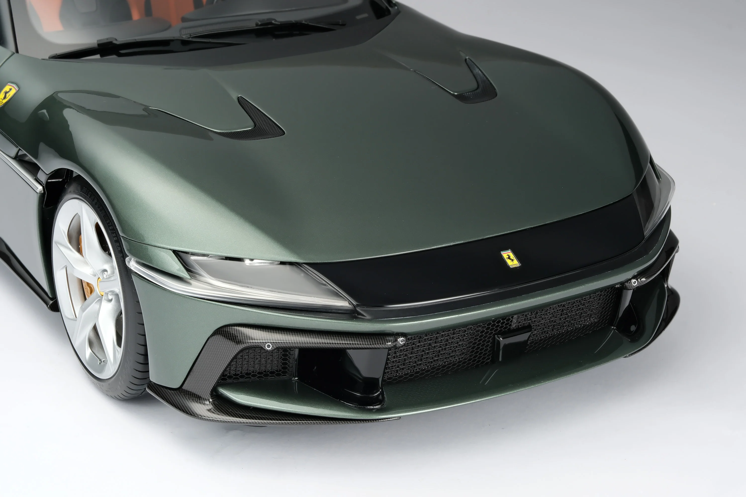 Ferrari 12Cilindri Spider (2024) - Image 15