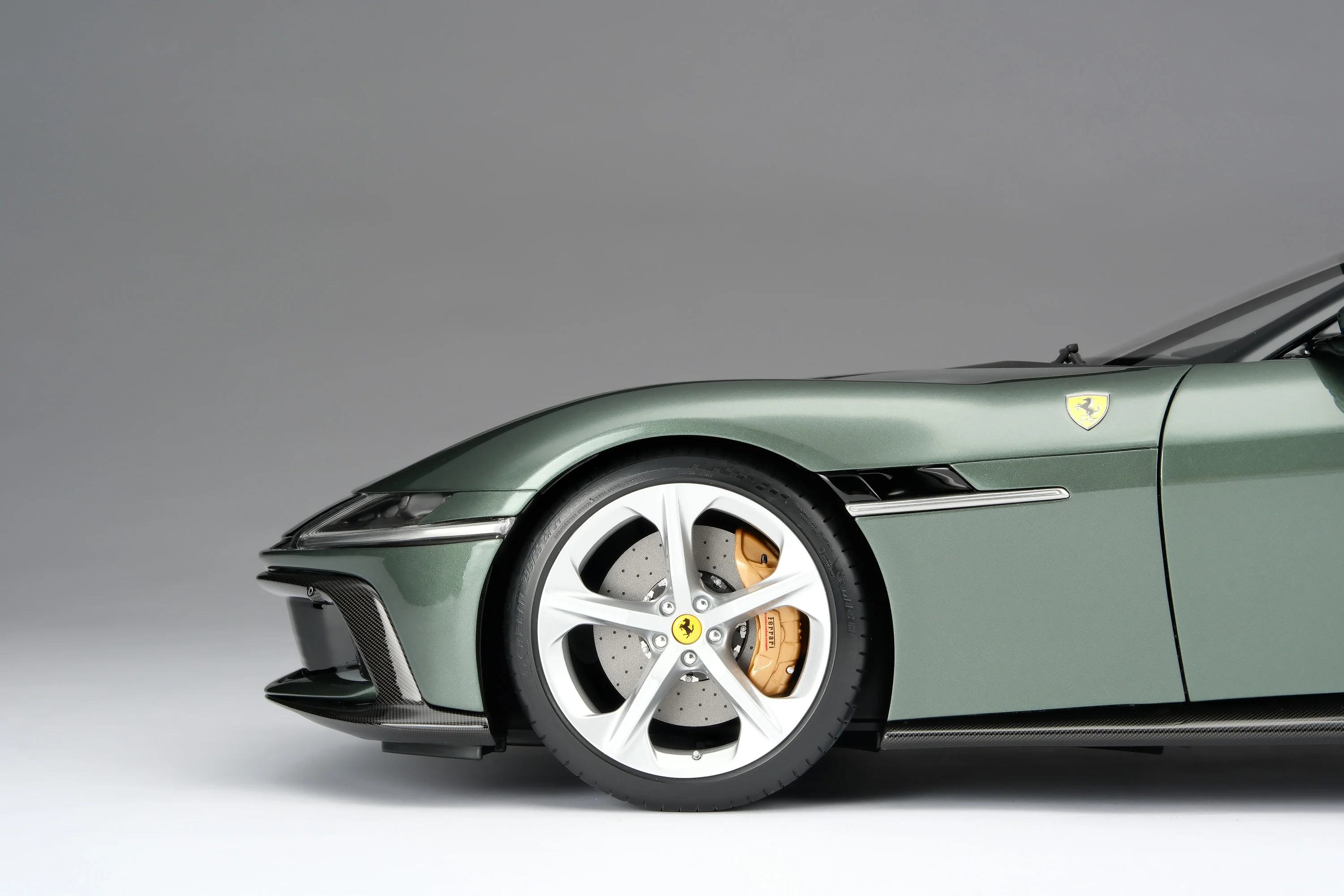 Ferrari 12Cilindri Spider (2024) - Image 17