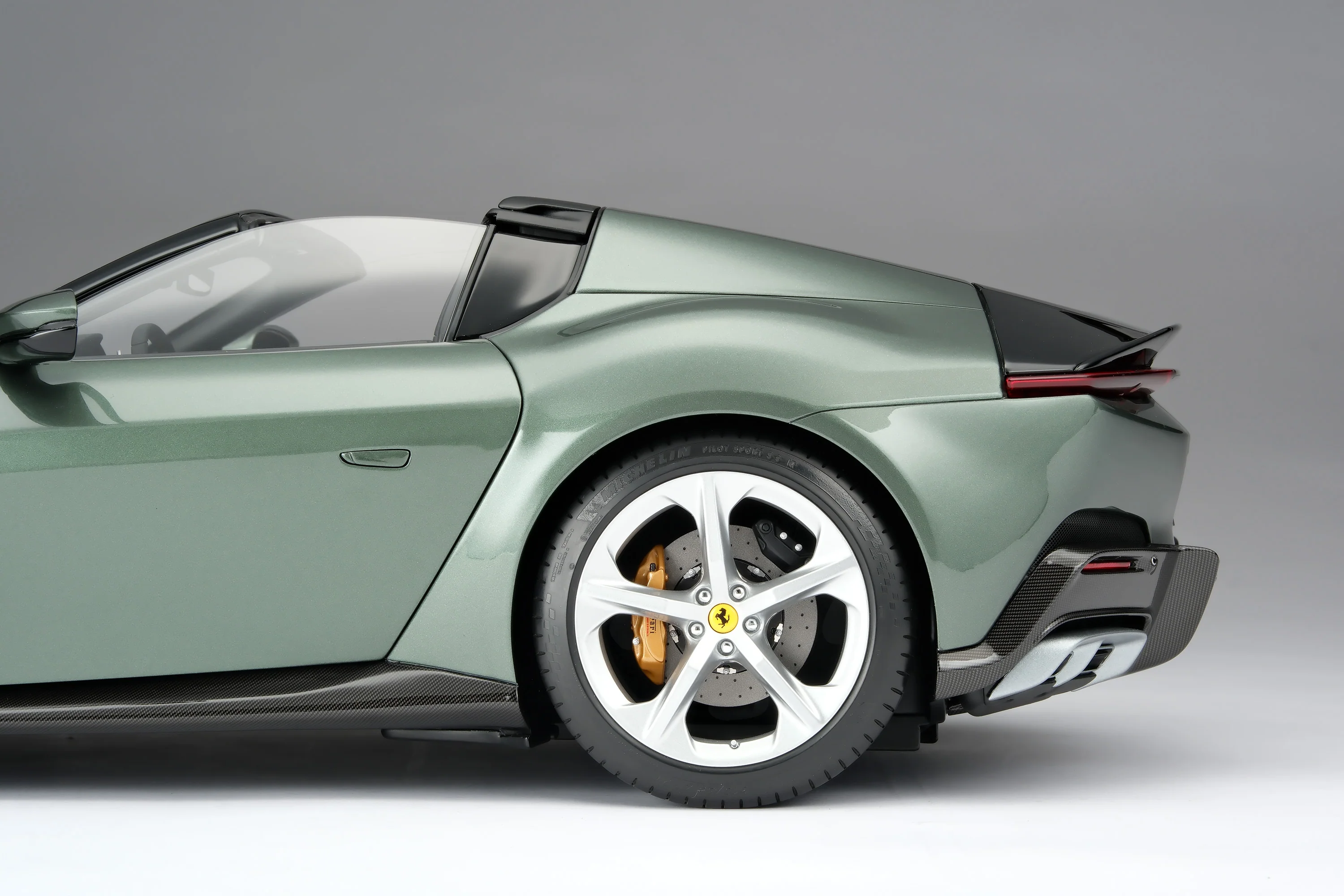 Ferrari 12Cilindri Spider (2024) - Image 18