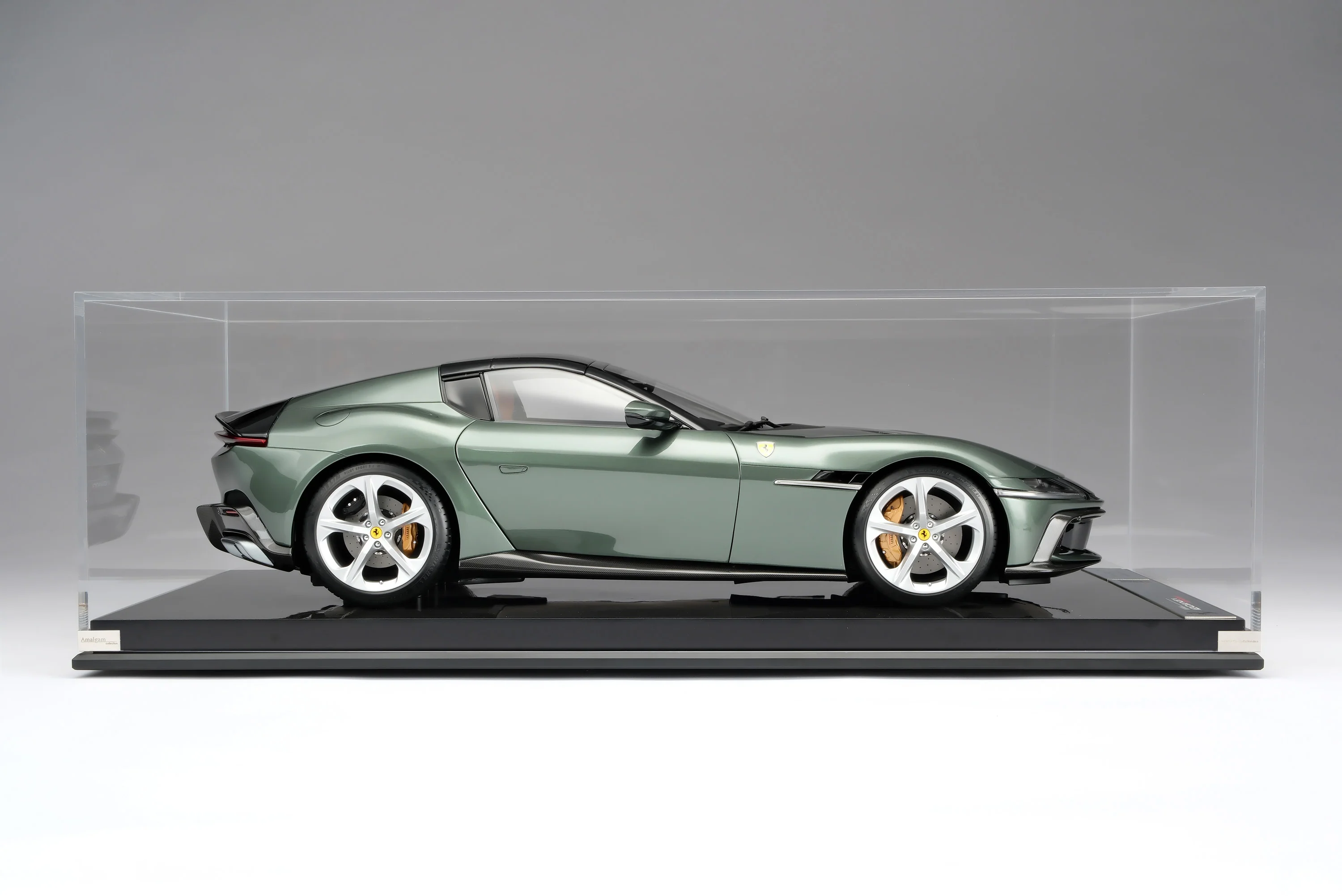 Ferrari 12Cilindri Spider (2024) - Image 22
