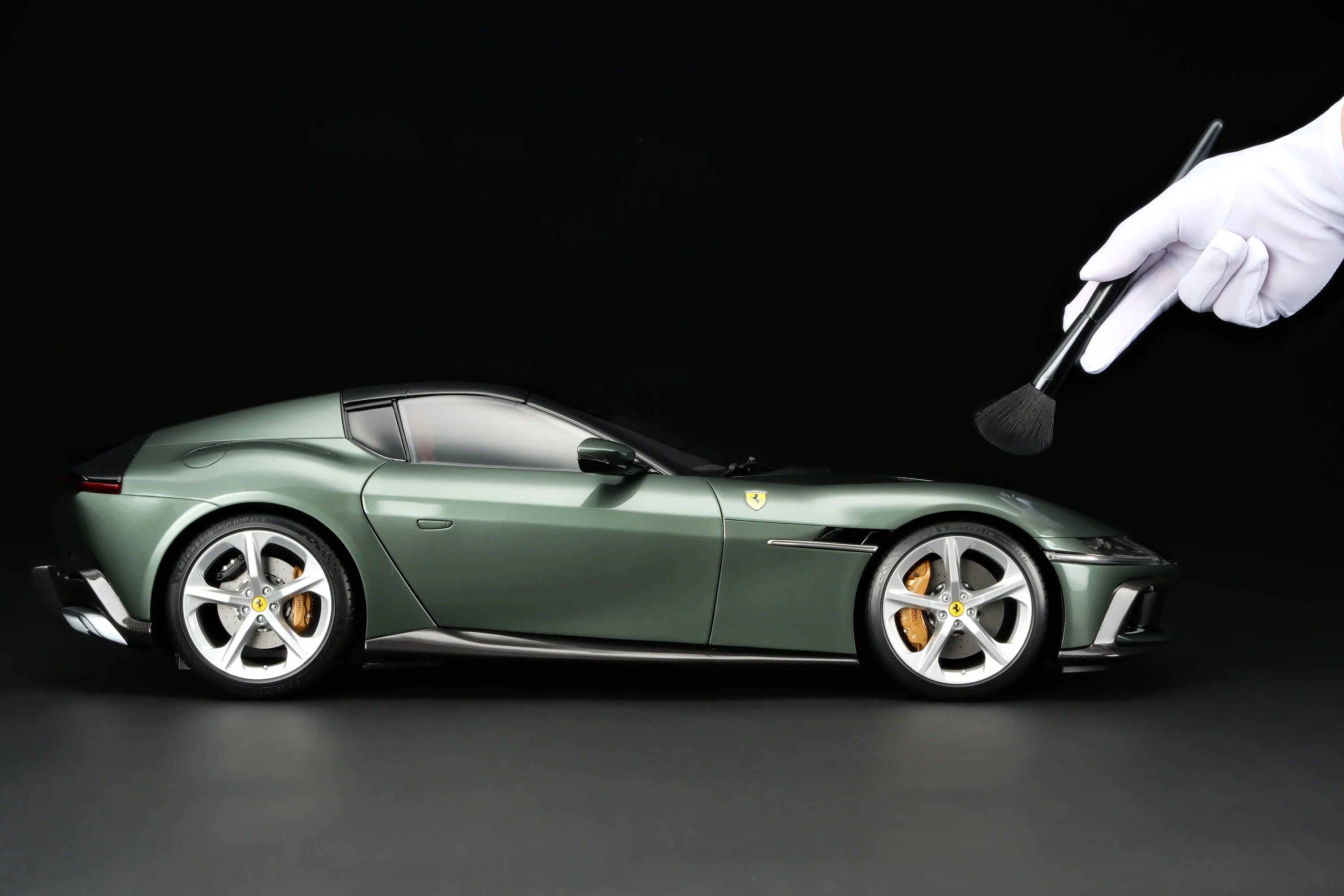 Ferrari 12Cilindri Spider (2024) - Image 3