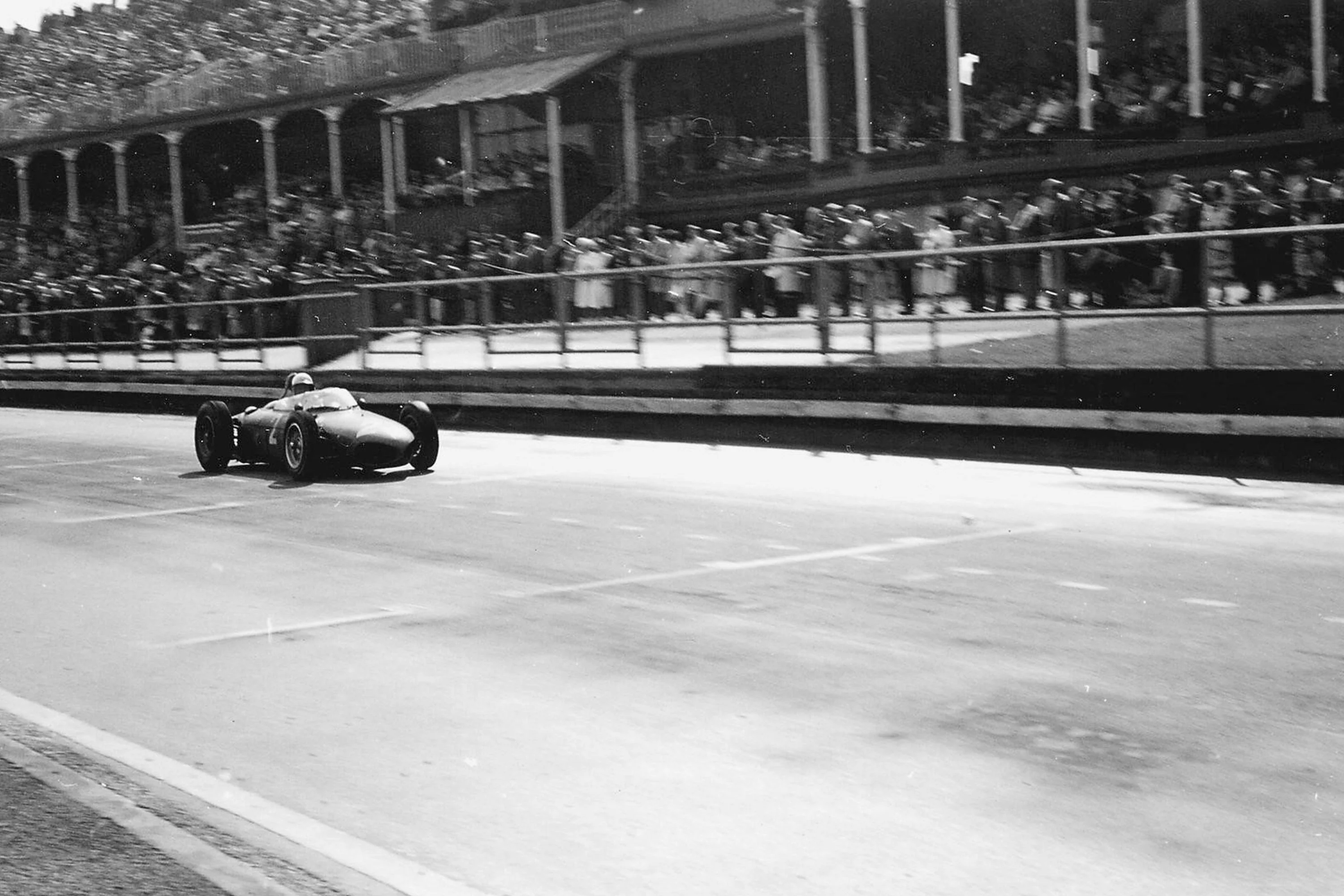 Ferrari 156 F1 "Sharknose" - 1961 Formula 1 Season - Image 3