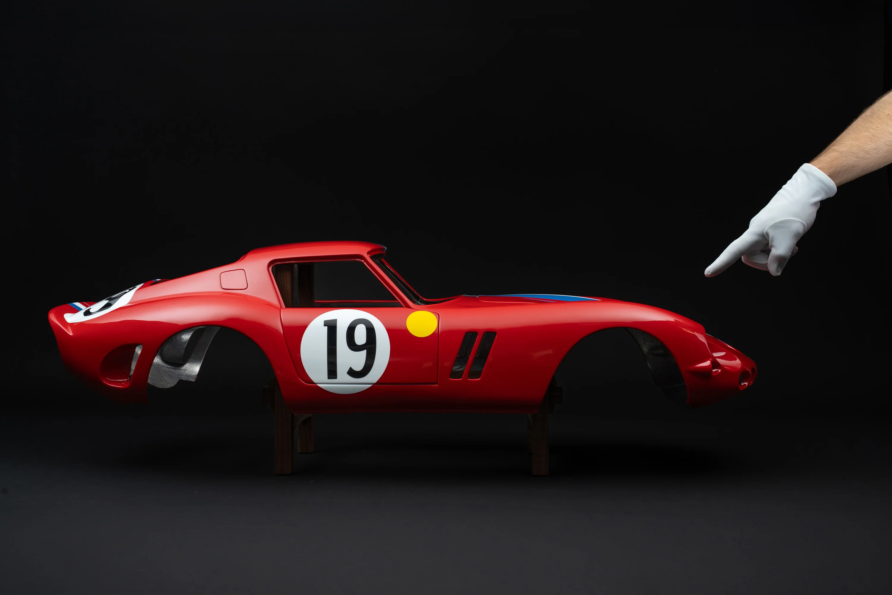 Ferrari 250 GTO - Painted Aluminium Body Replica - Image 32