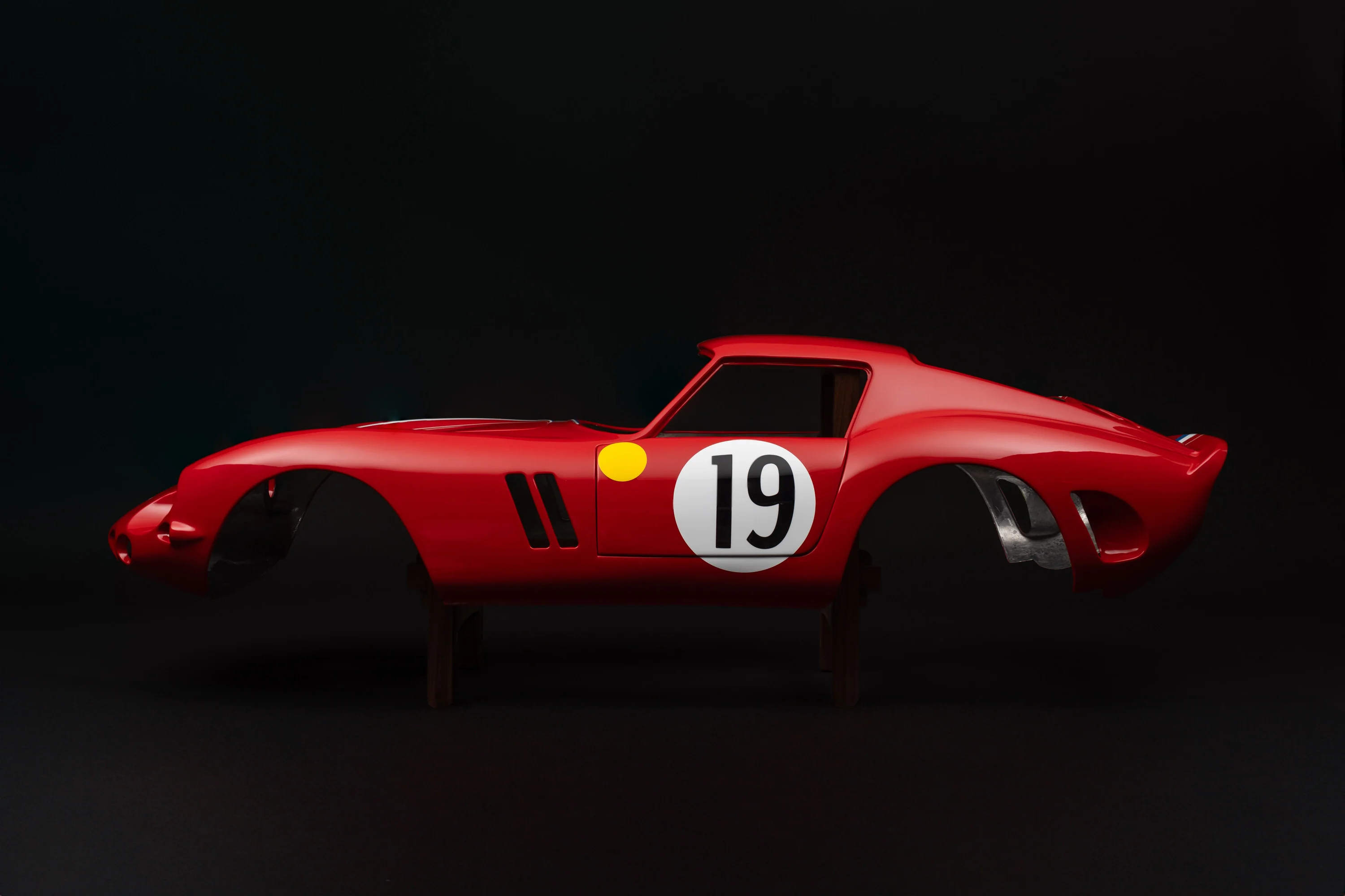 Ferrari 250 GTO - Painted Aluminium Body Replica - Image 38