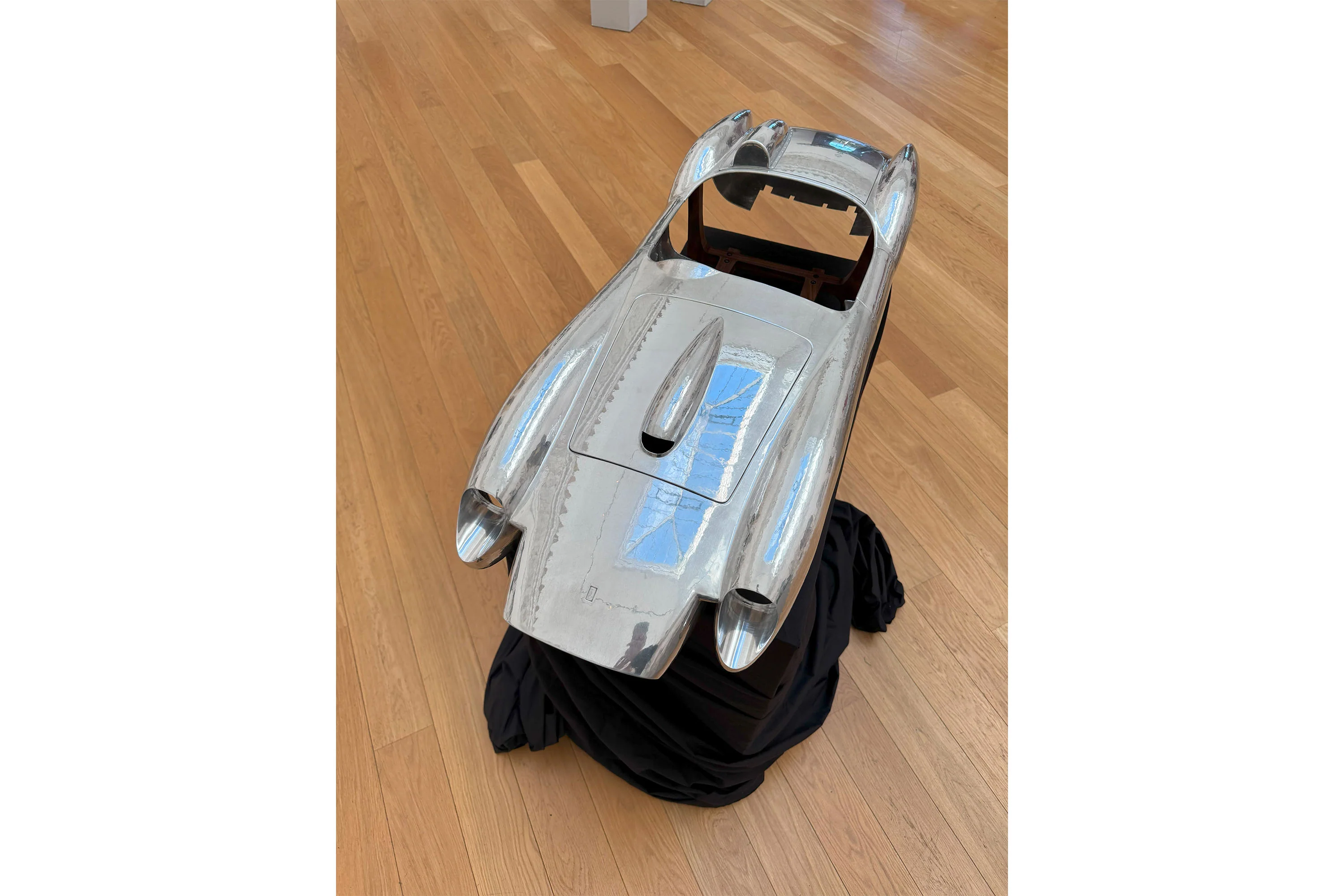 Ferrari 250 TR Aluminium Body Replica - Hammered Finish - Image 19