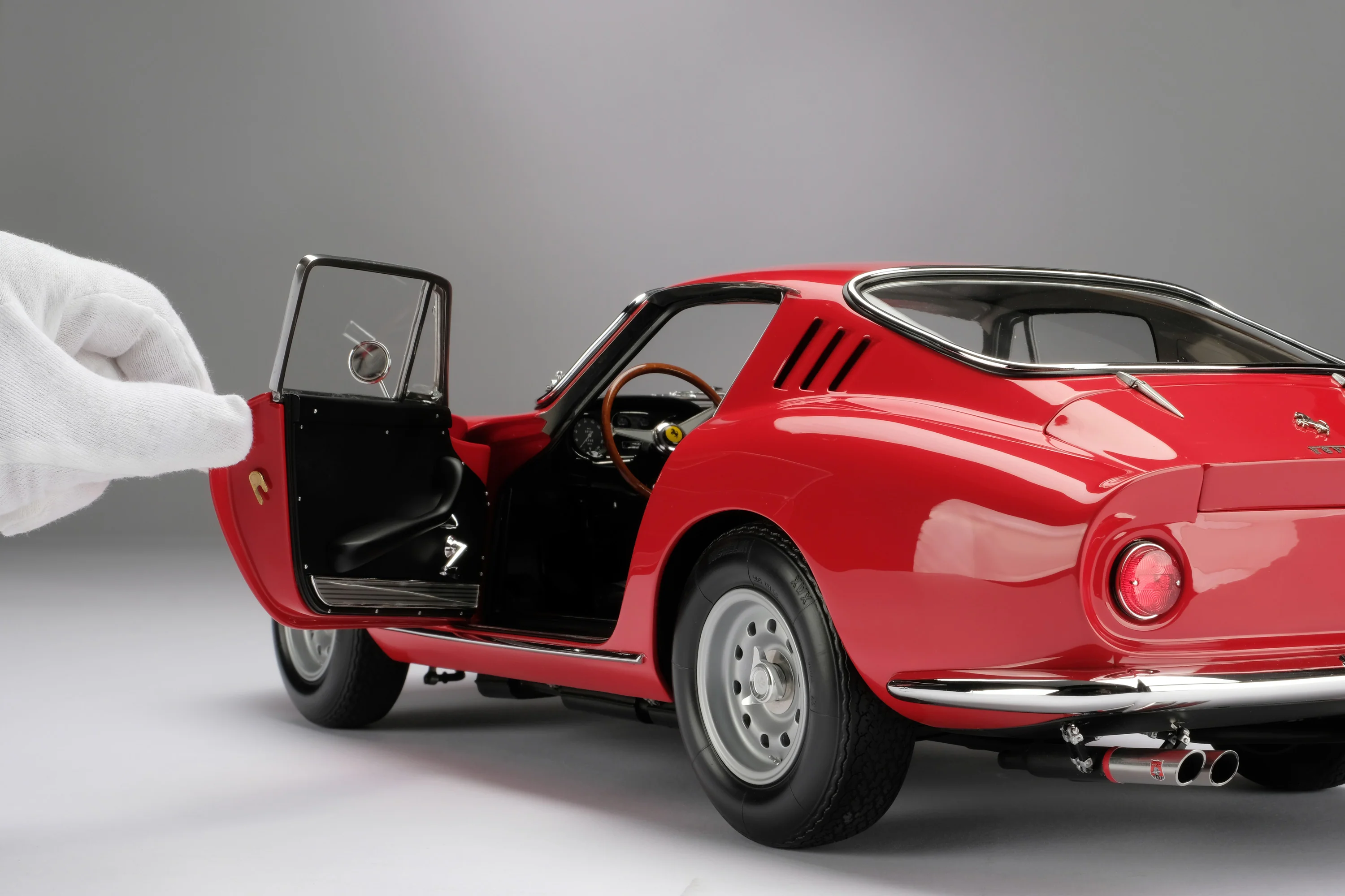 Ferrari 275 GTB/4 (1966) - Image 12