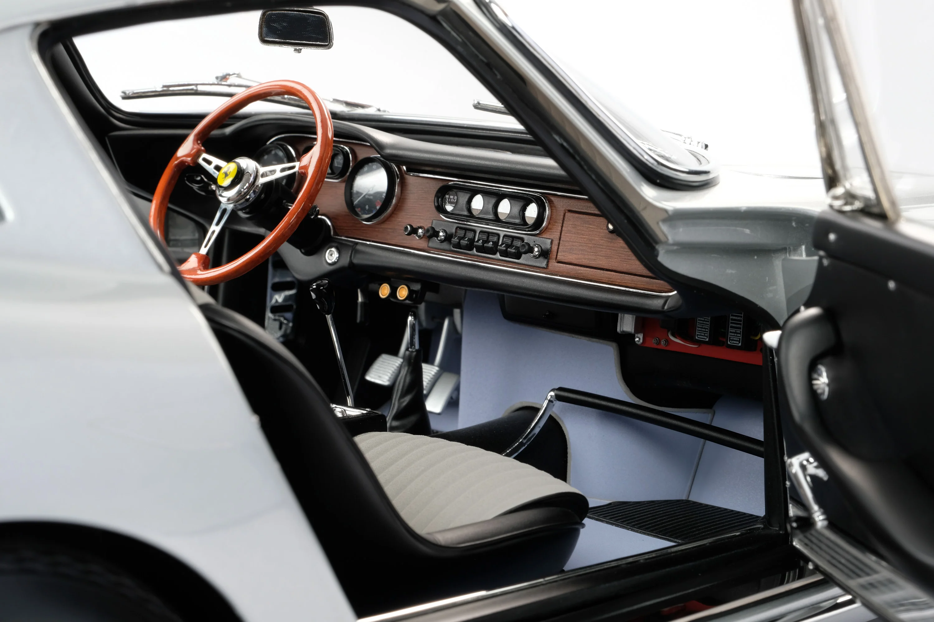 Ferrari 275 GTB/4 (1966) - Image 38