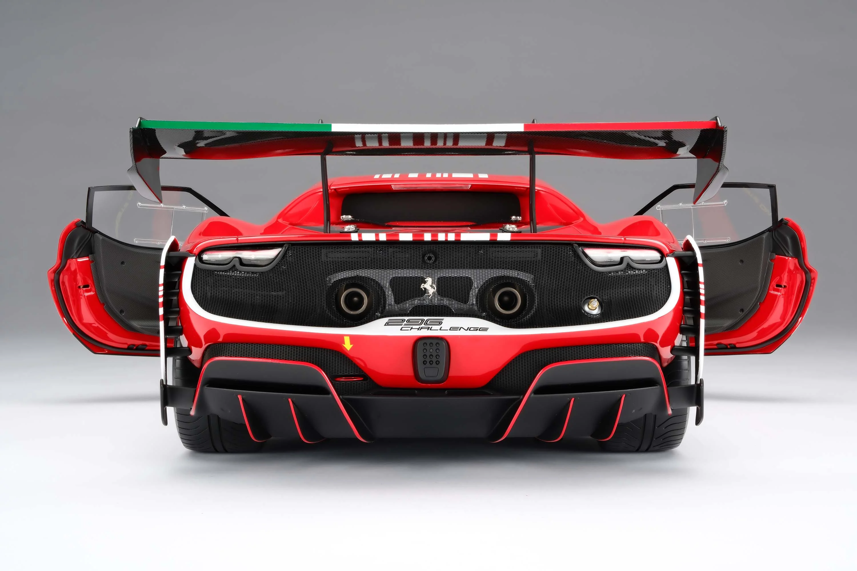 Ferrari 296 Challenge (2023) - Image 30
