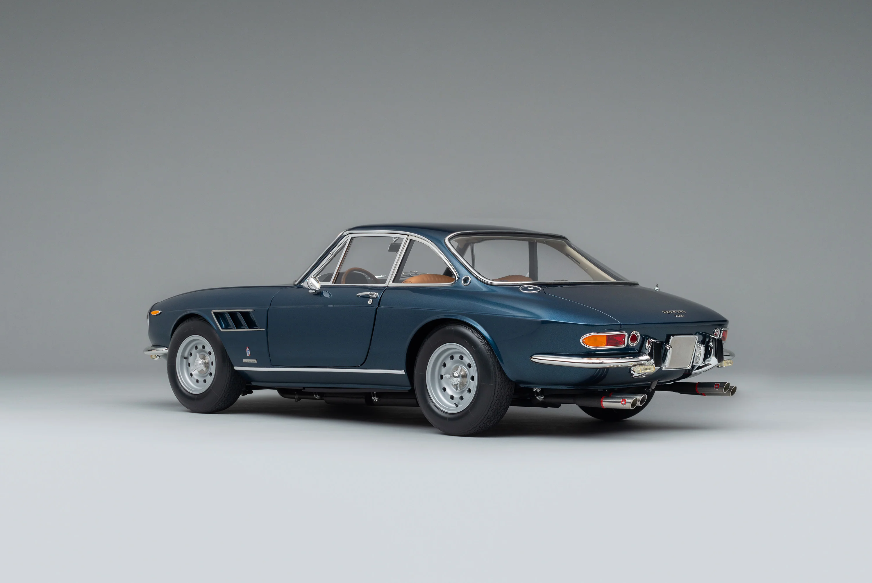Ferrari 330 GTC (1966) - Image 11