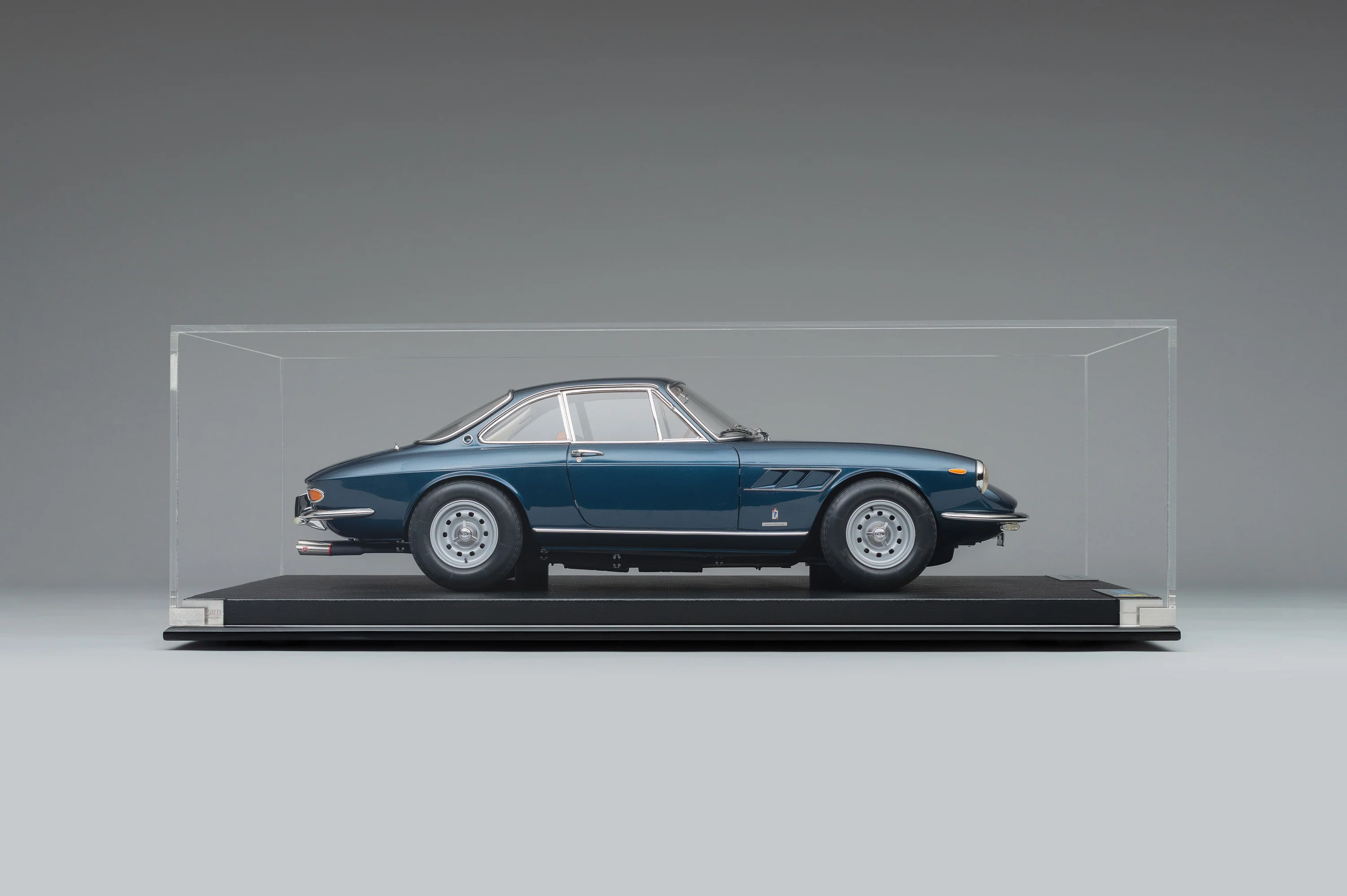 Ferrari 330 GTC (1966) - Image 13