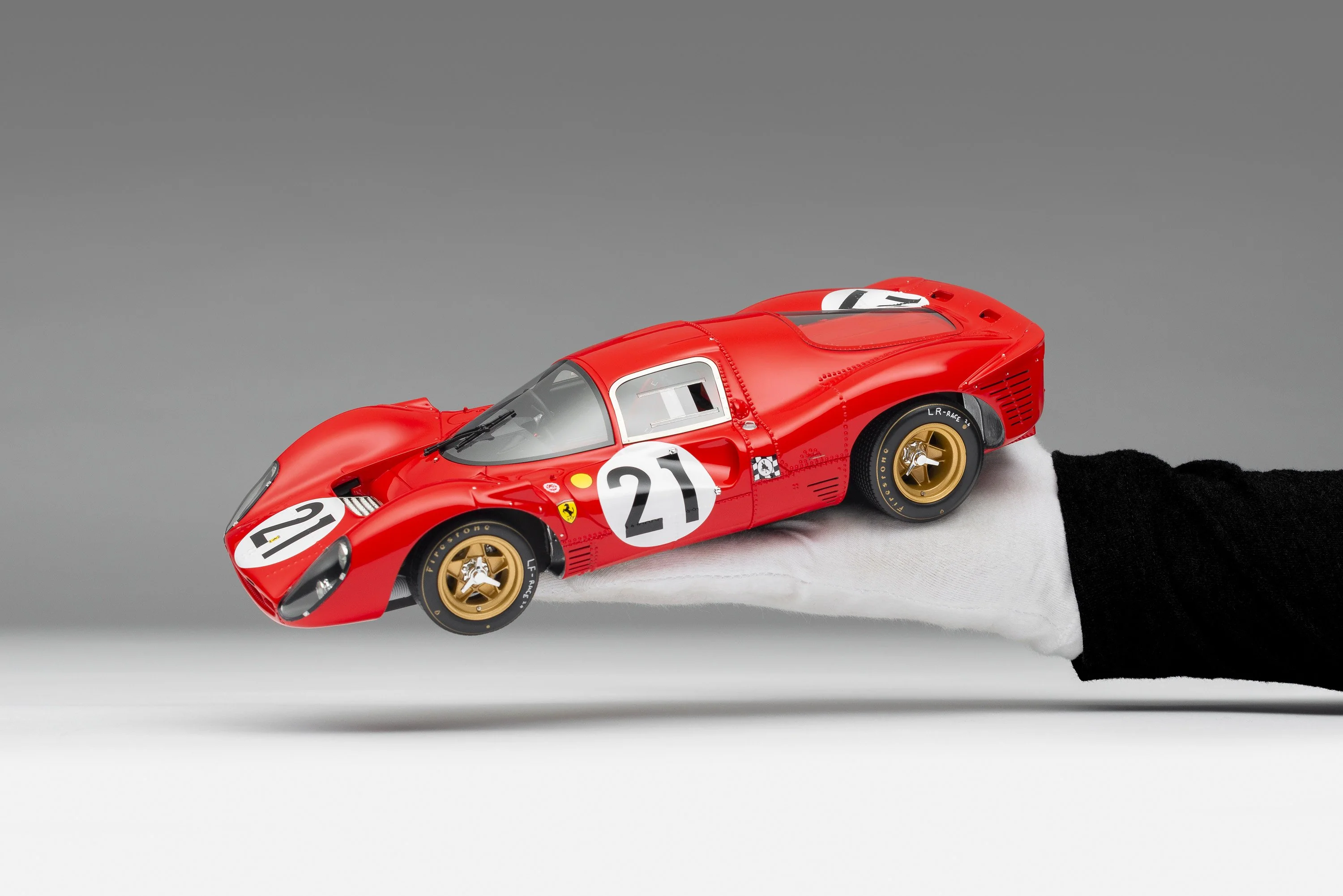 Ferrari 330 P4 - 1967 Le Mans - 2nd Place - Class Winner - Image 3