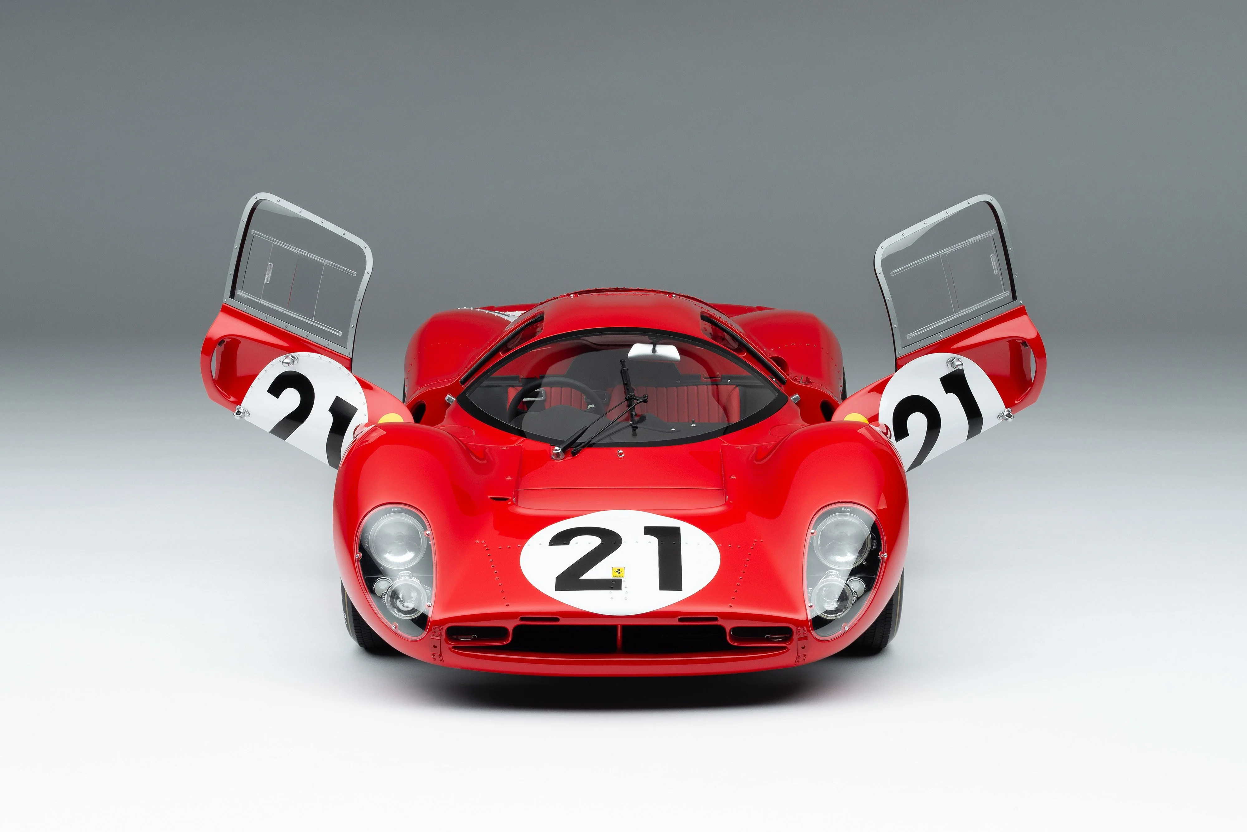 Ferrari 330 P4 - 1967 Le Mans - 2nd Place - Class Winner - Image 4