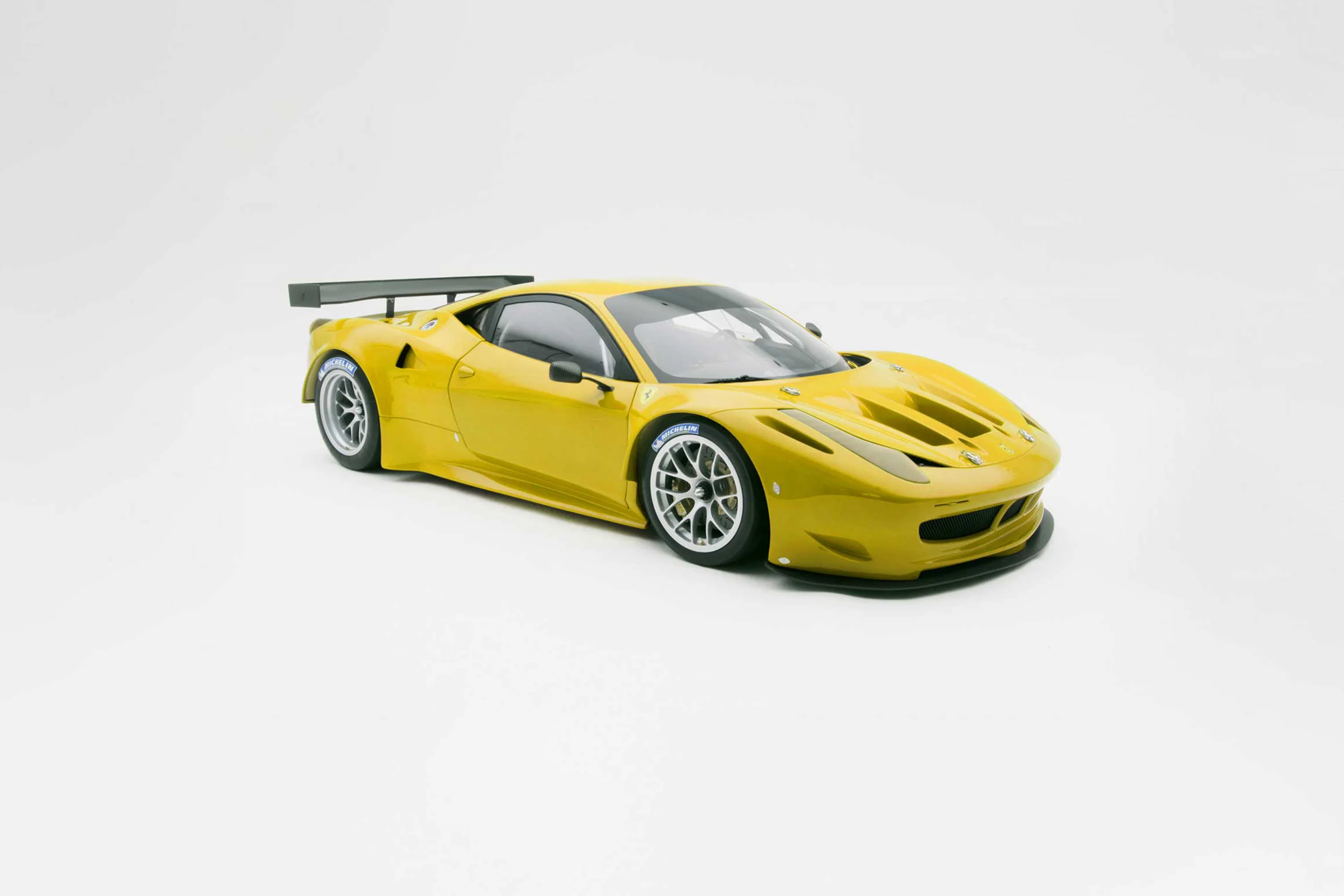 Ferrari 458 Italia GT2 (2011) - Image 3