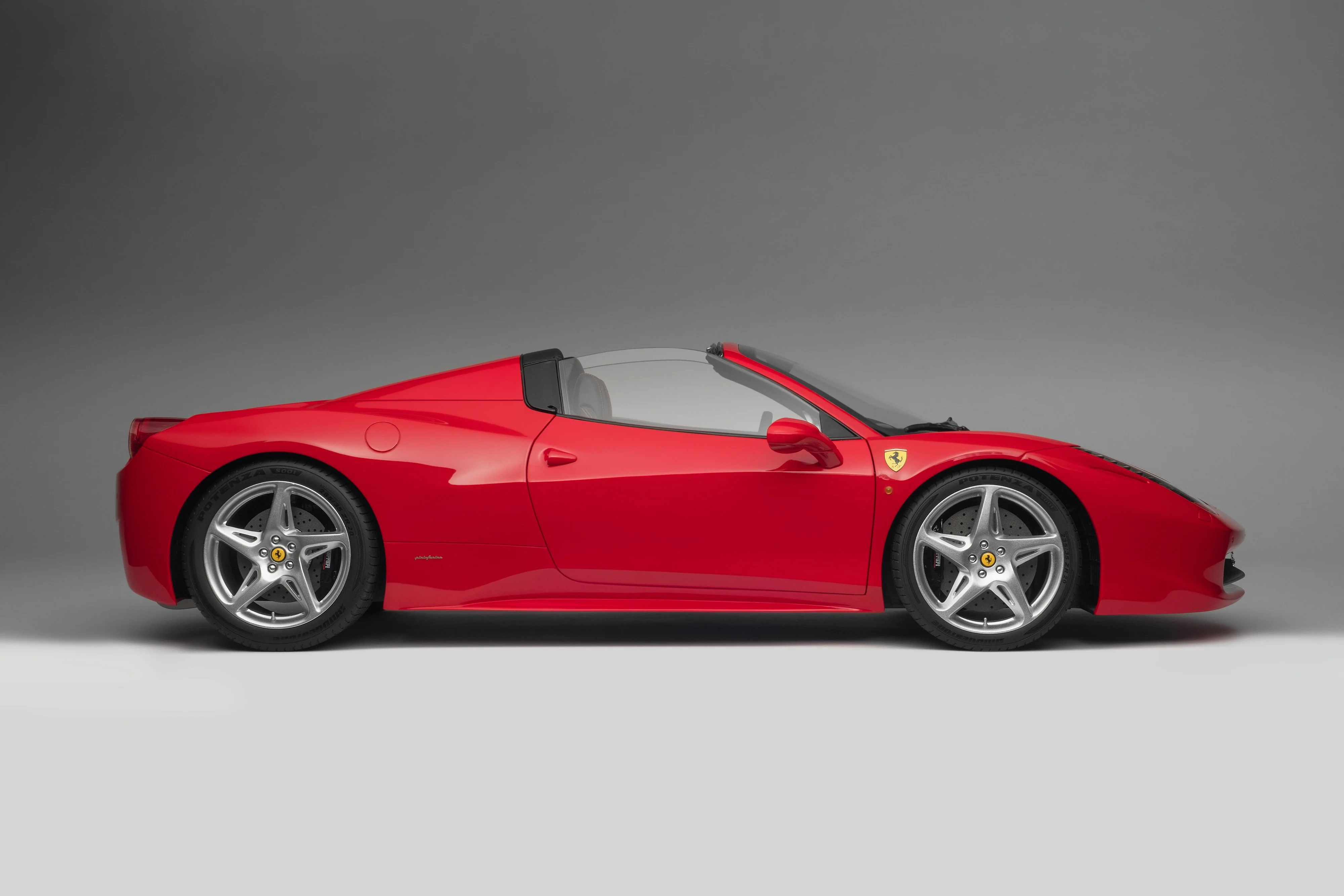 Ferrari 458 Spider (2011) - Image 3