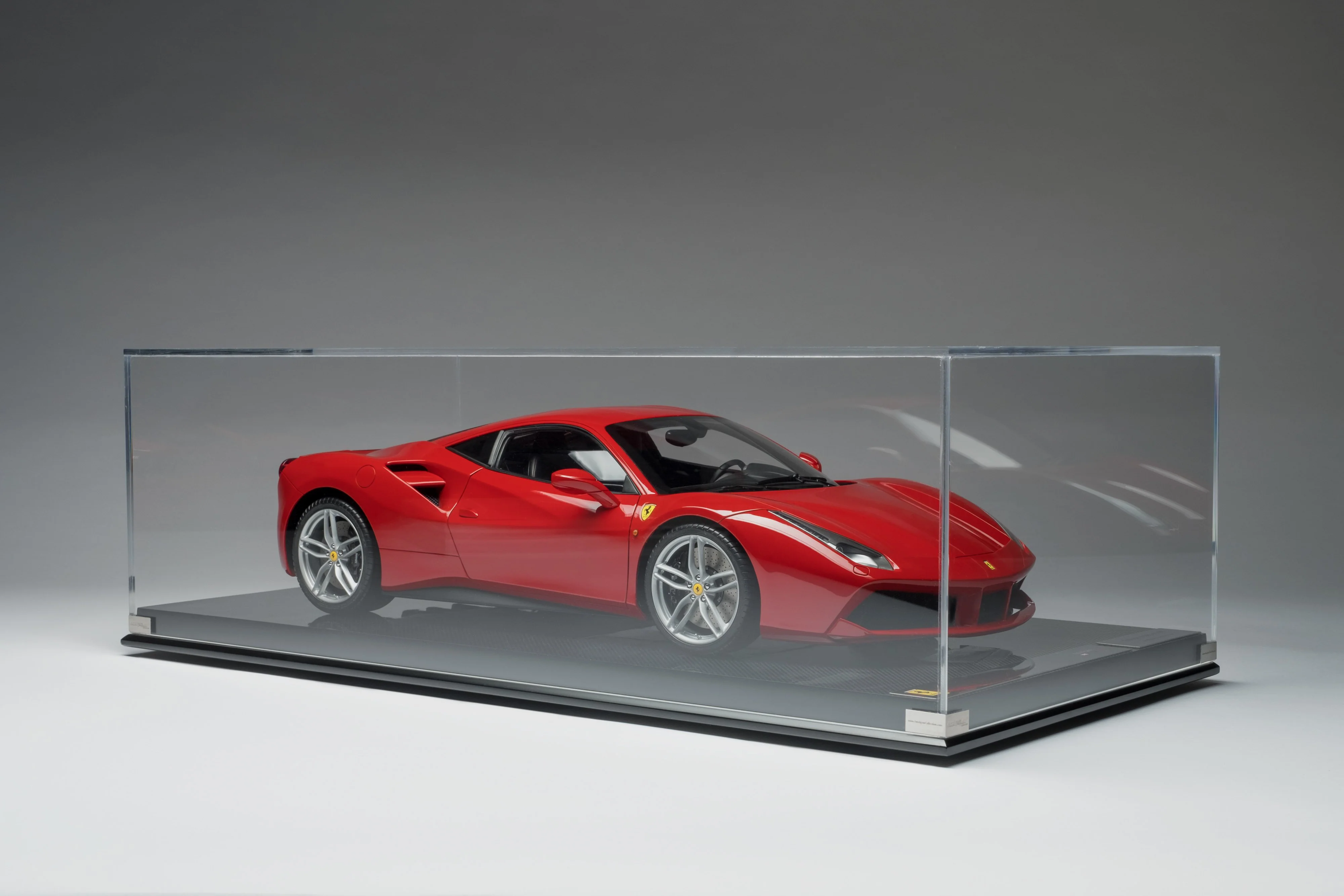 Ferrari 488 GTB (2015) - Image 11