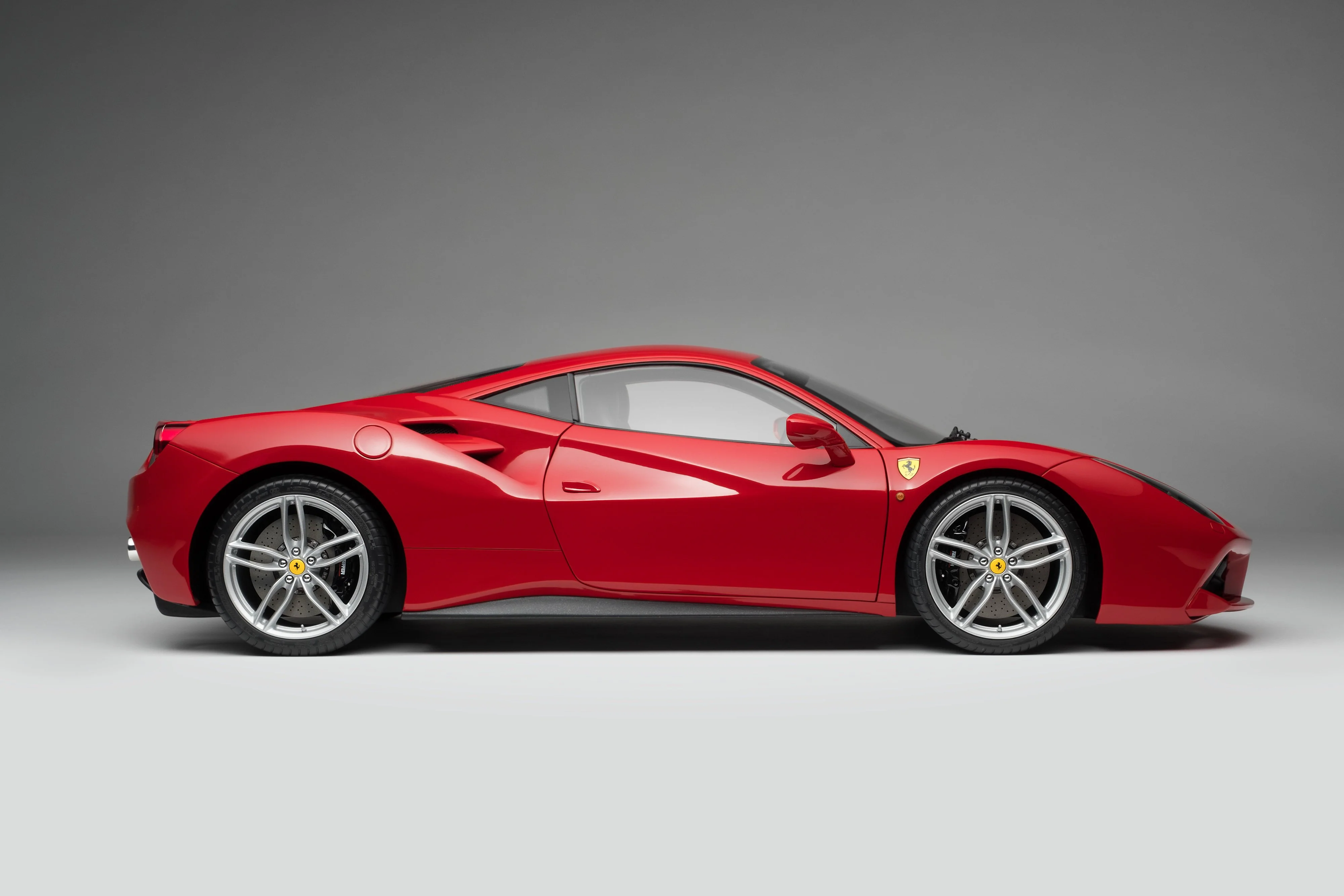 Ferrari 488 GTB (2015) - Image 3