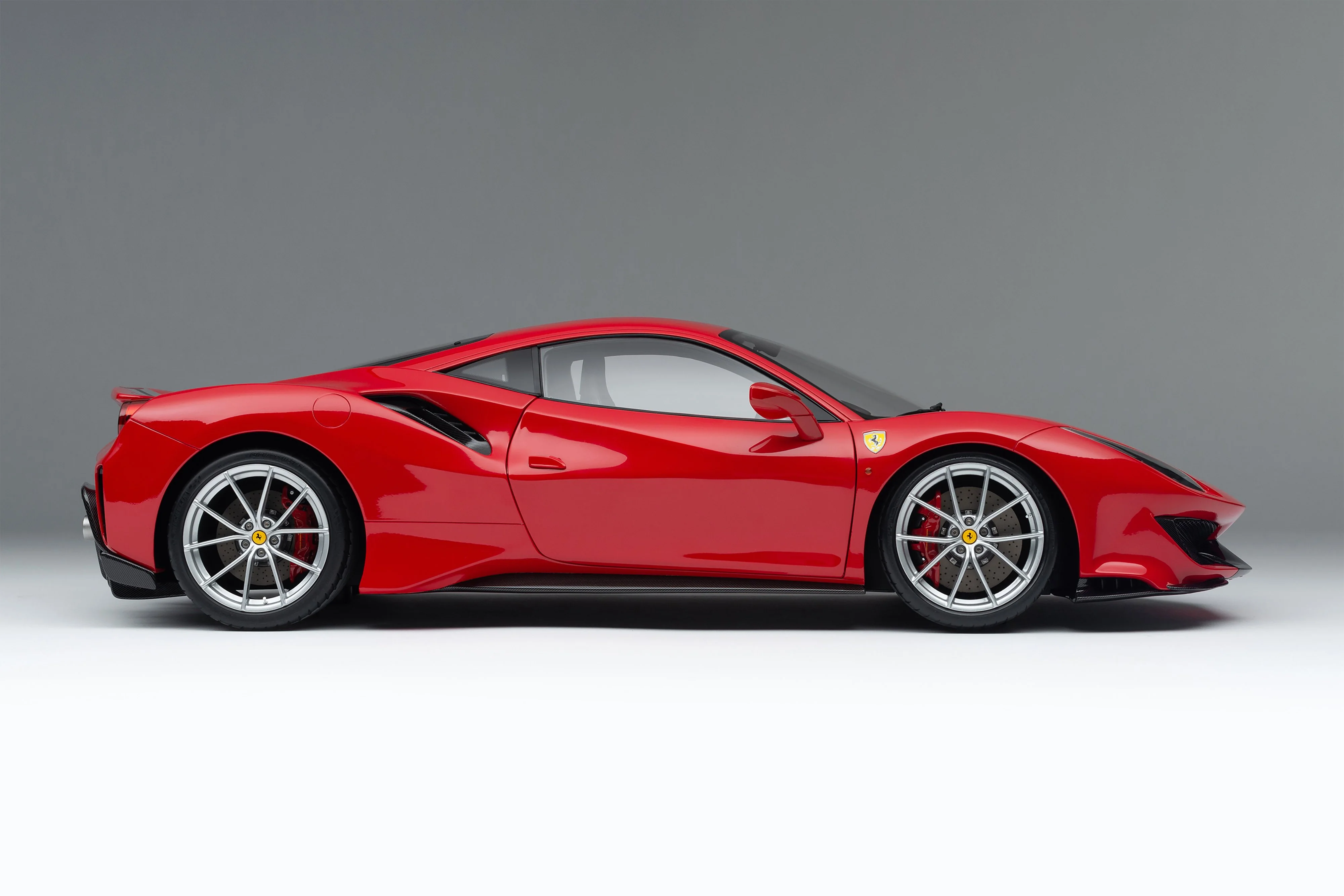 Ferrari 488 Pista (2018) - Image 14