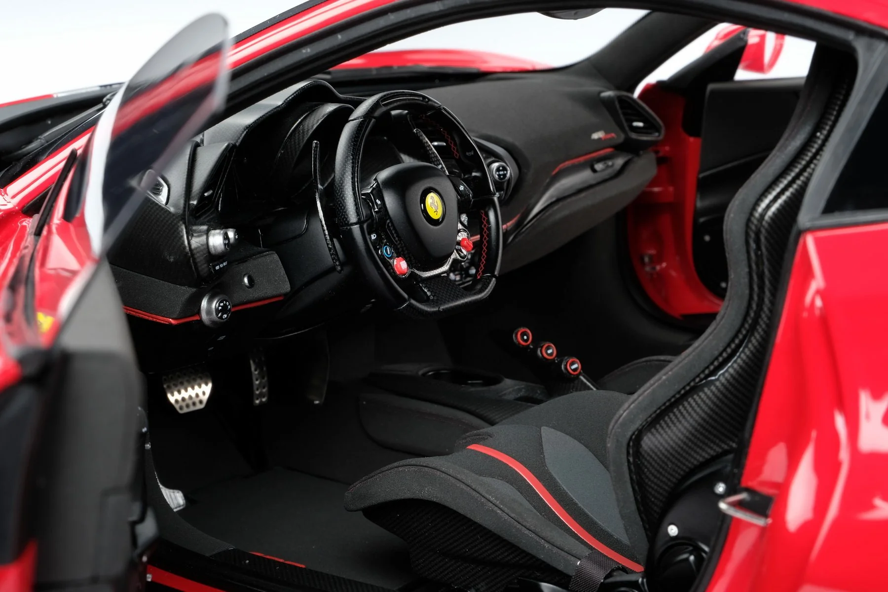 Ferrari 488 Pista (2018) - Image 6