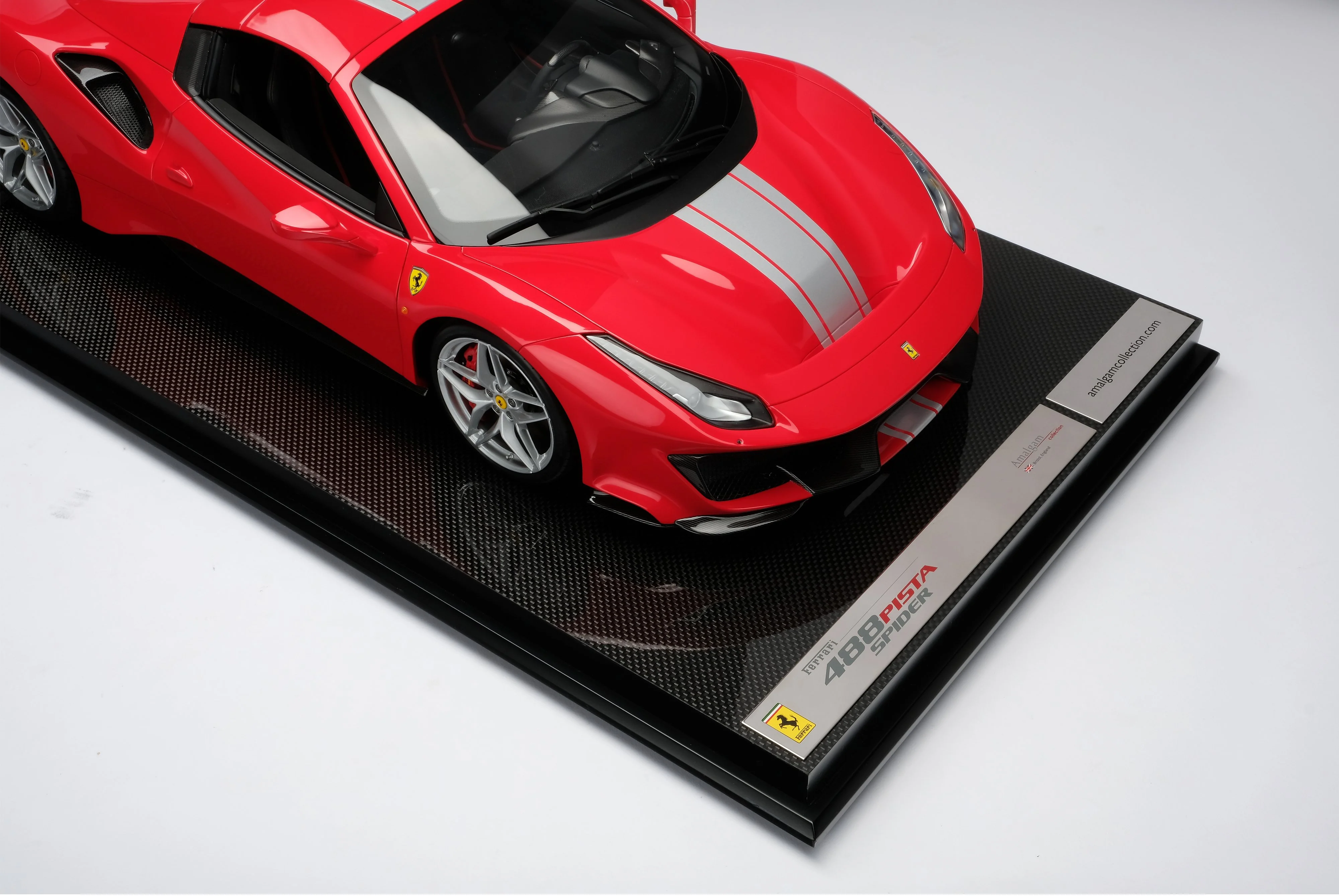 Ferrari 488 Pista Spider (2018) - Image 18