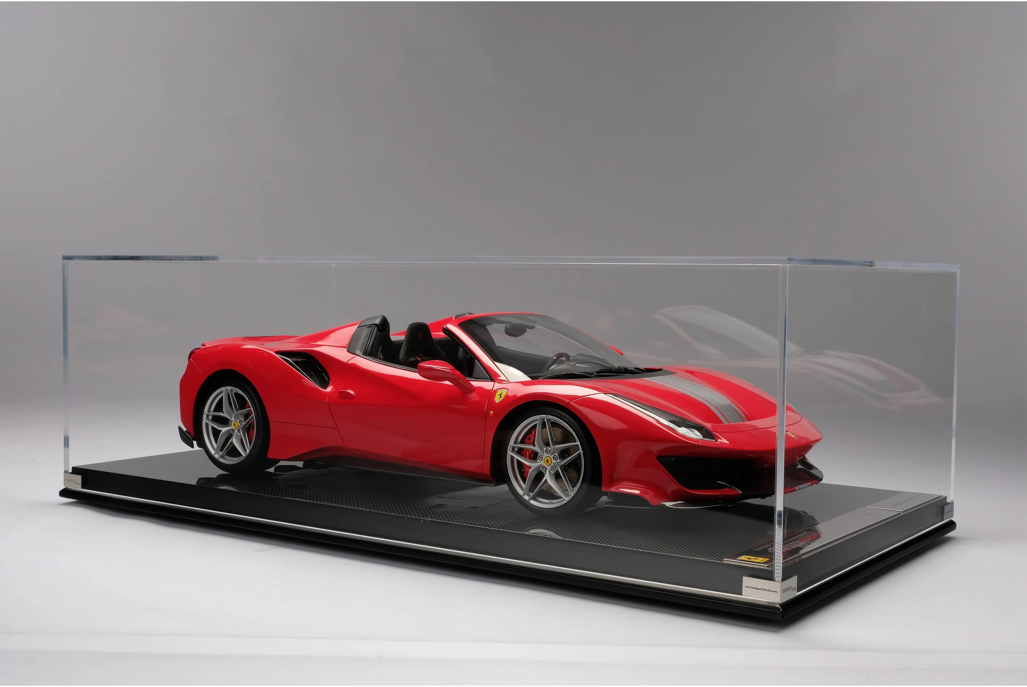 Ferrari 488 Pista Spider (2018) - Image 20
