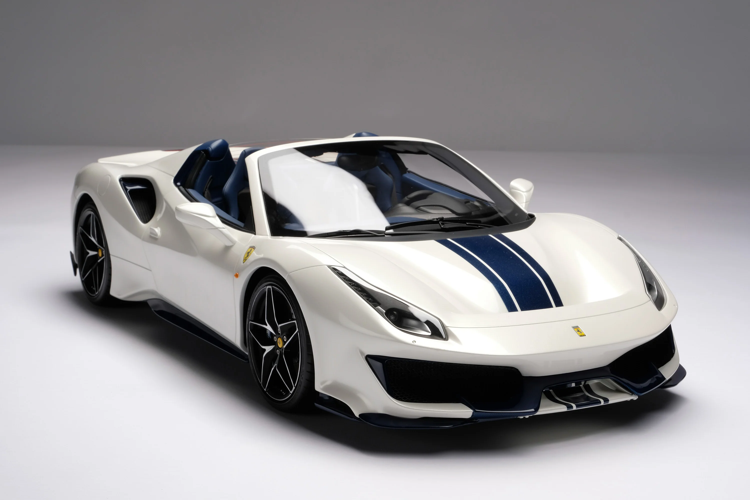Ferrari 488 Pista Spider (2018) - Image 21