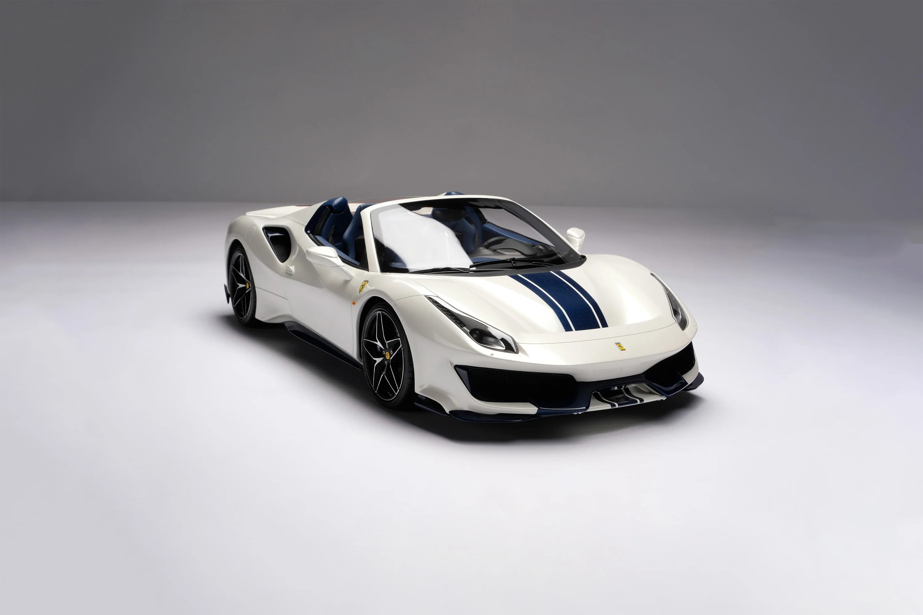 Ferrari 488 Pista Spider (2018) - Image 22