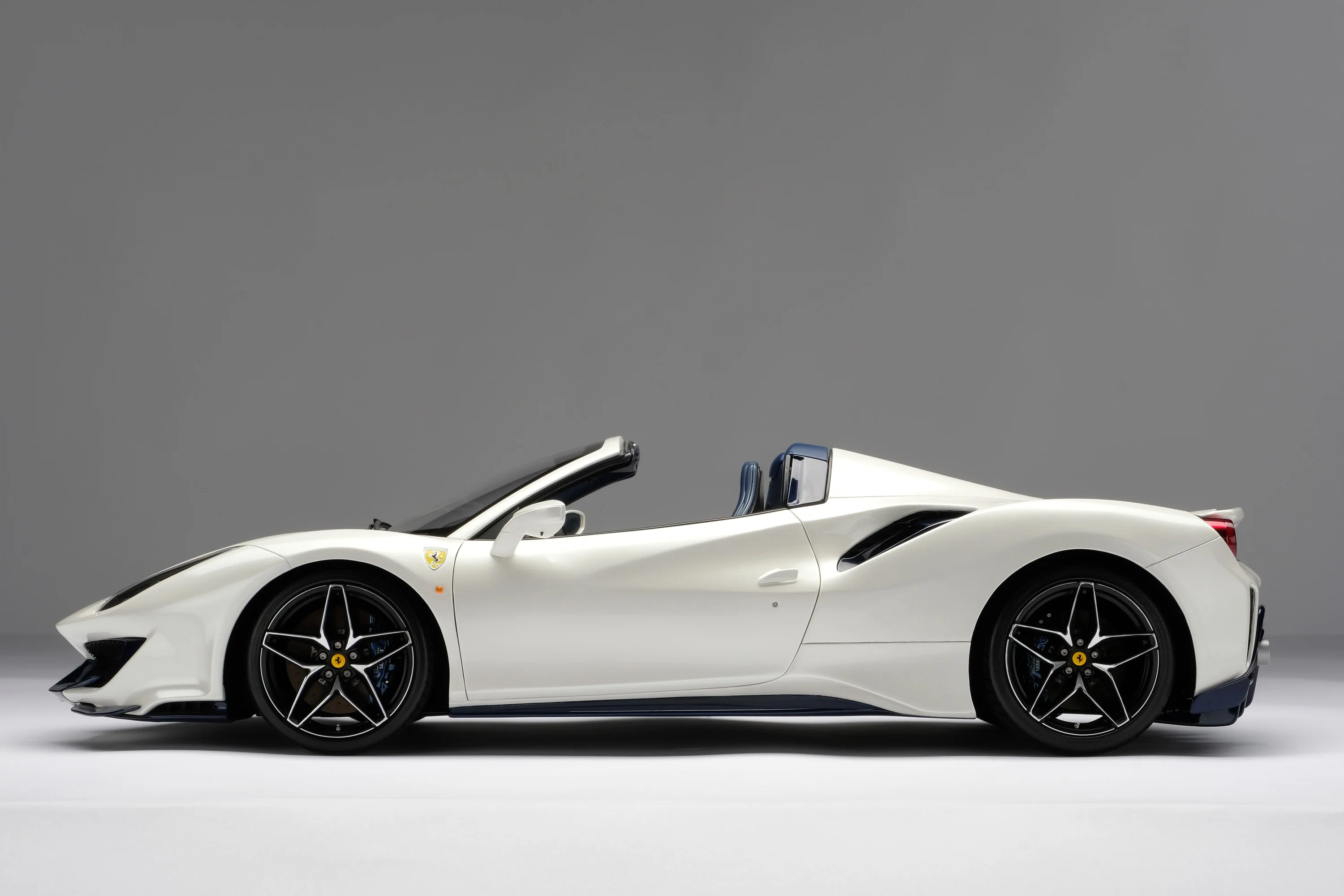 Ferrari 488 Pista Spider (2018) - Image 25