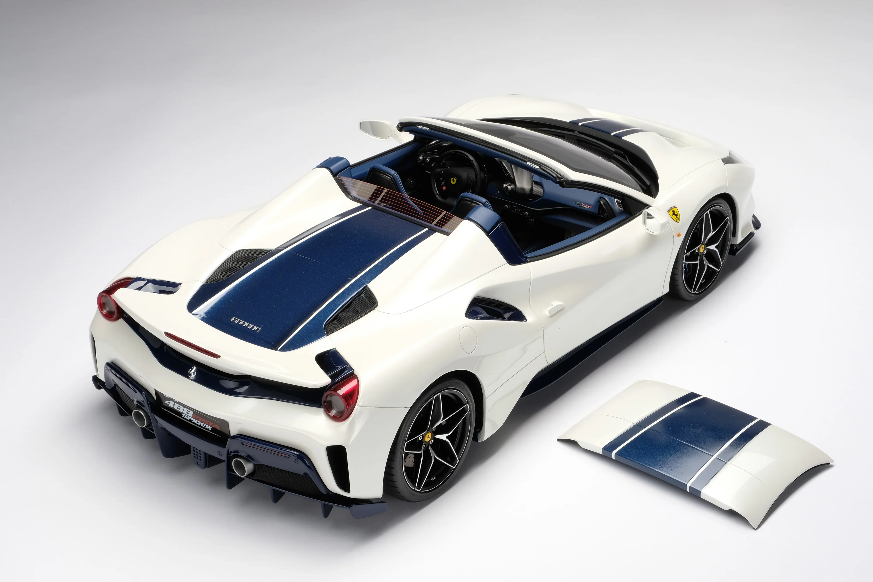 Ferrari 488 Pista Spider (2018) - Image 29