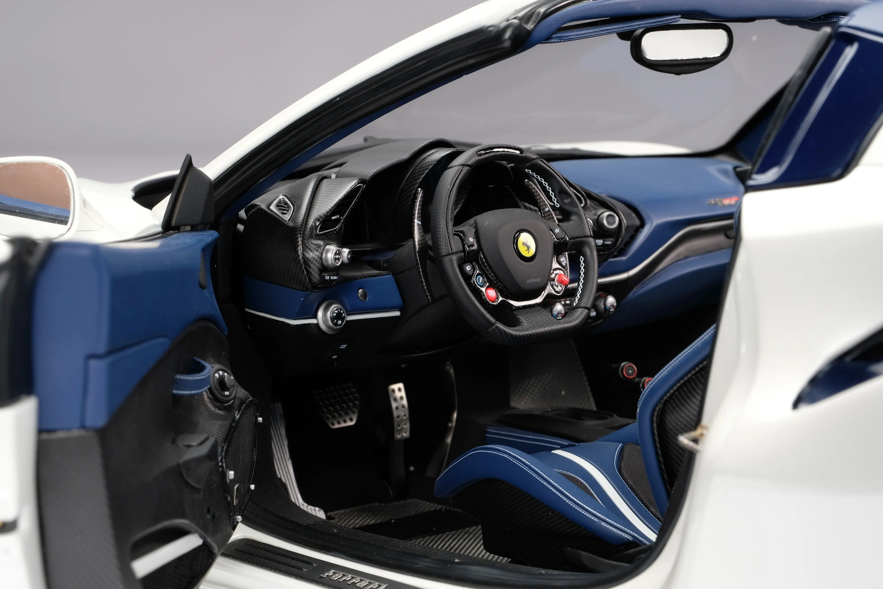 Ferrari 488 Pista Spider (2018) - Image 30
