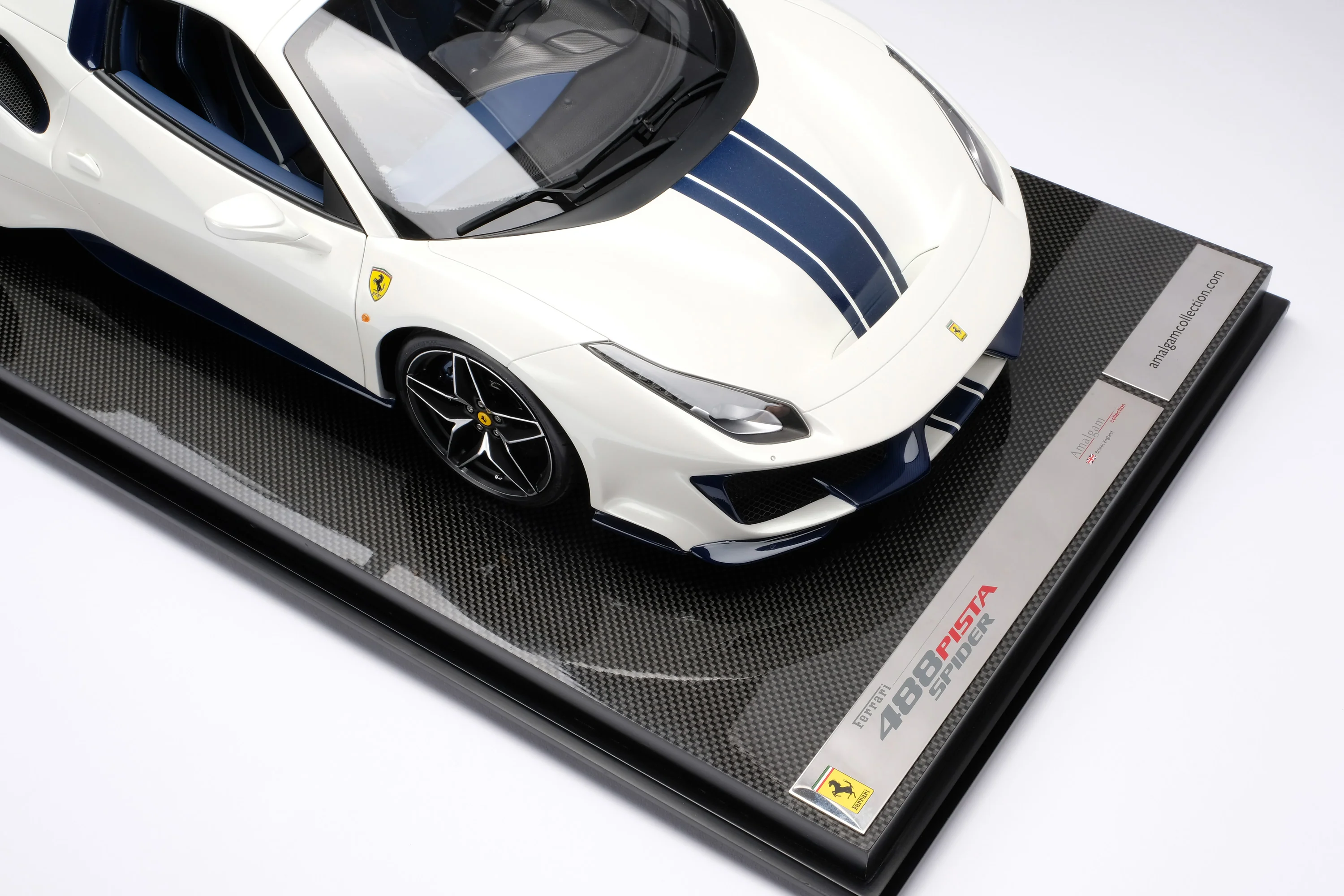 Ferrari 488 Pista Spider (2018) - Image 34