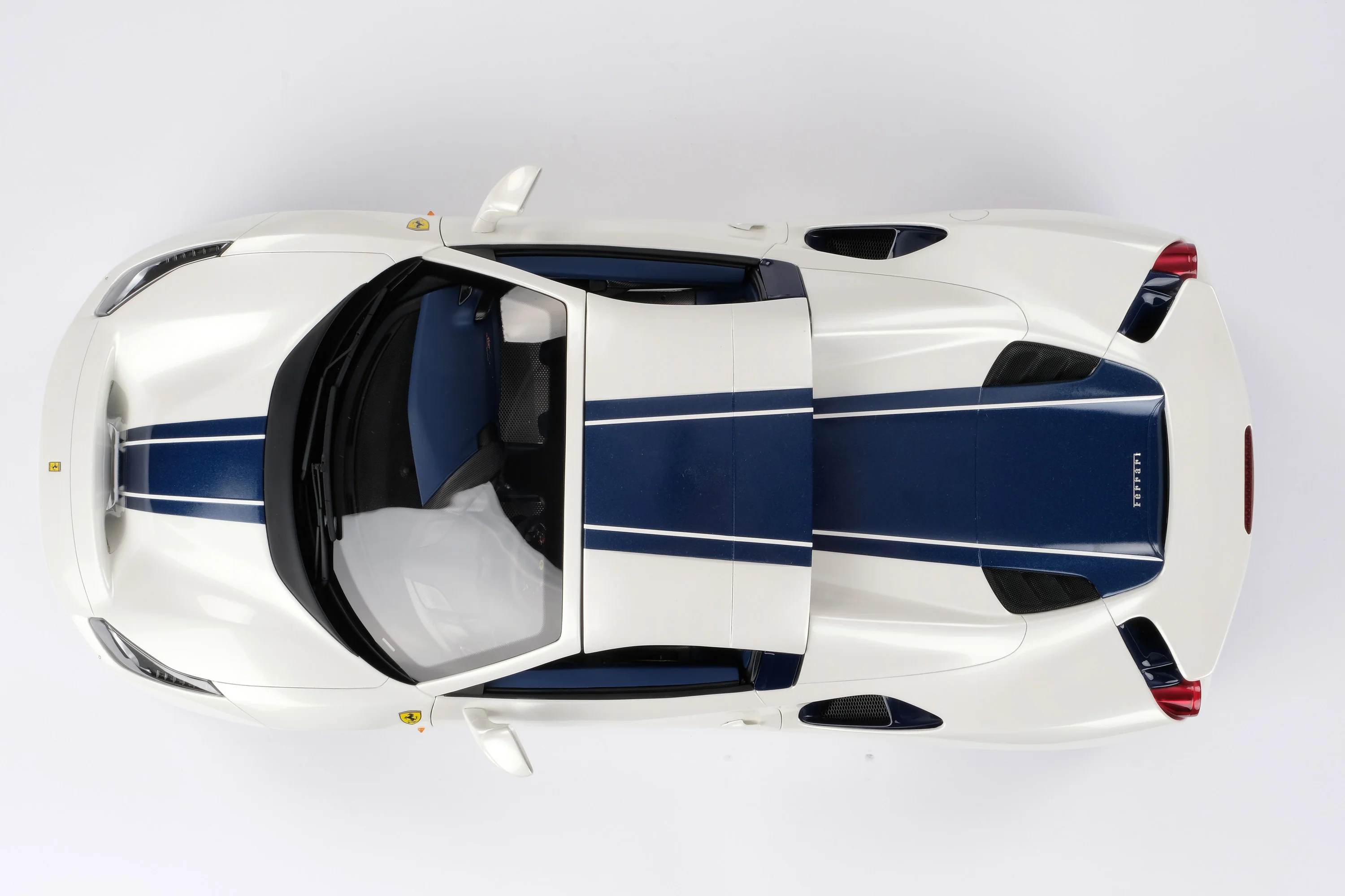 Ferrari 488 Pista Spider (2018) - Image 36