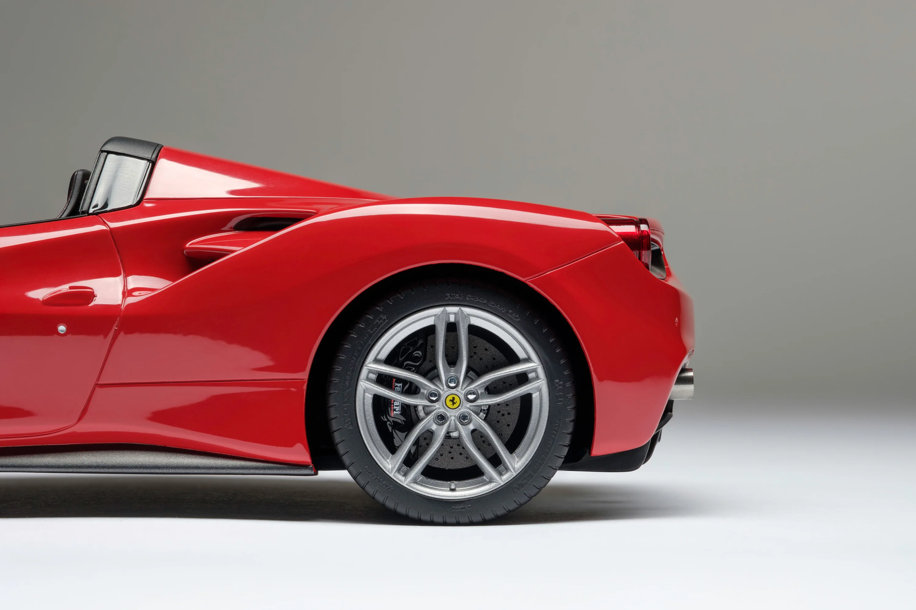 Ferrari 488 Spider - Image 12